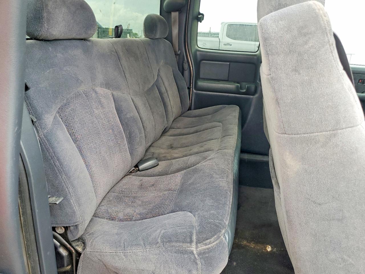 2001 Chevrolet Silverado K1500 Silver vin: 2GCEK19TX11236177