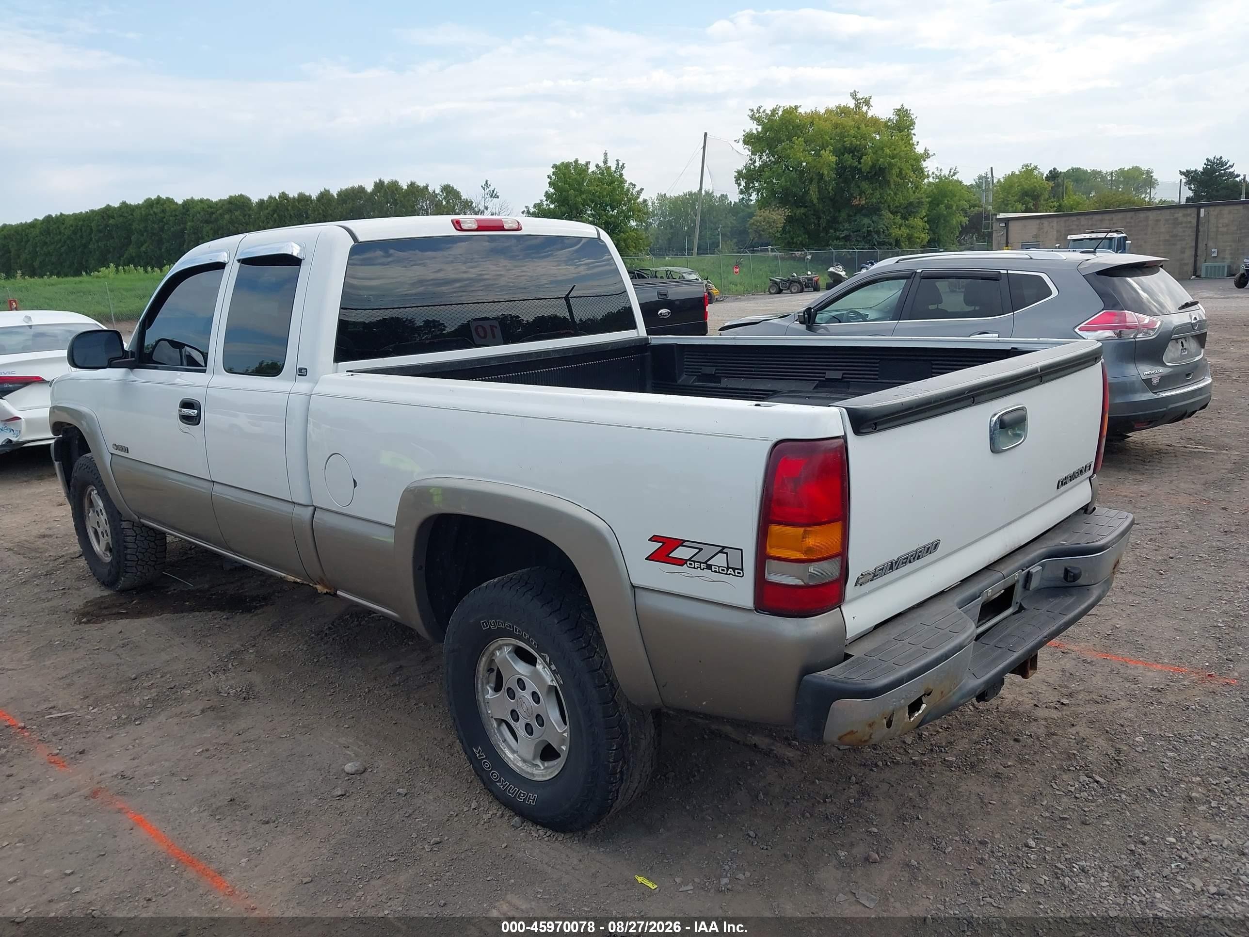 2001 Chevrolet Silverado 1500 Ls White vin: 2GCEK19TX11300489