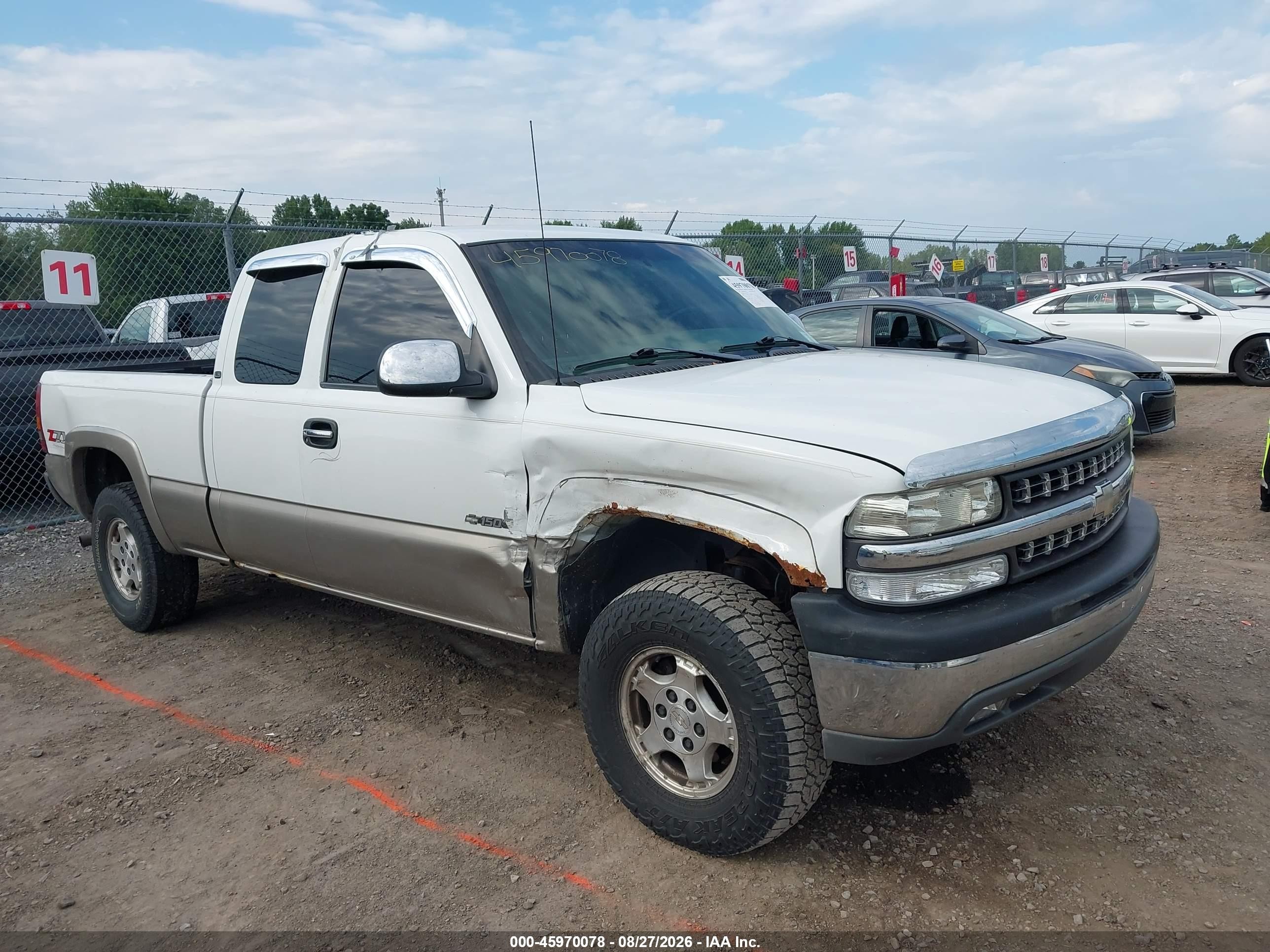 2001 Chevrolet Silverado 1500 Ls White vin: 2GCEK19TX11300489