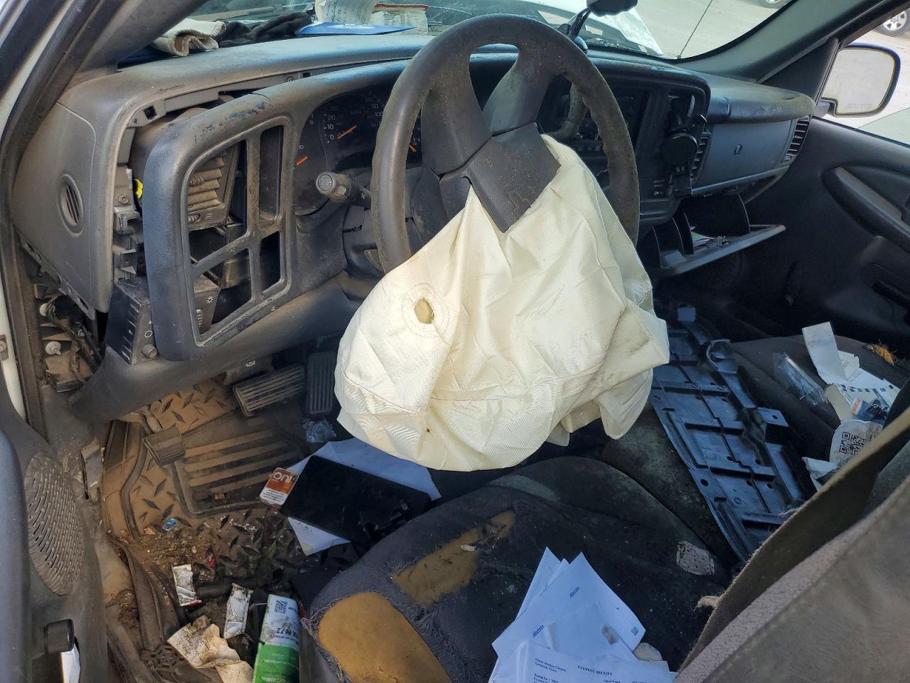 2004 Chevrolet Silverado K1500 White vin: 2GCEK19V041259666