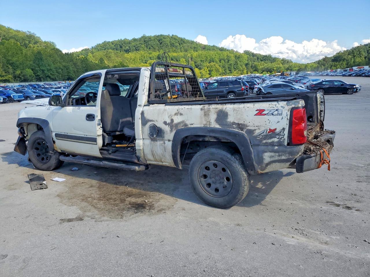 2004 Chevrolet Silverado K1500 White vin: 2GCEK19V041259666