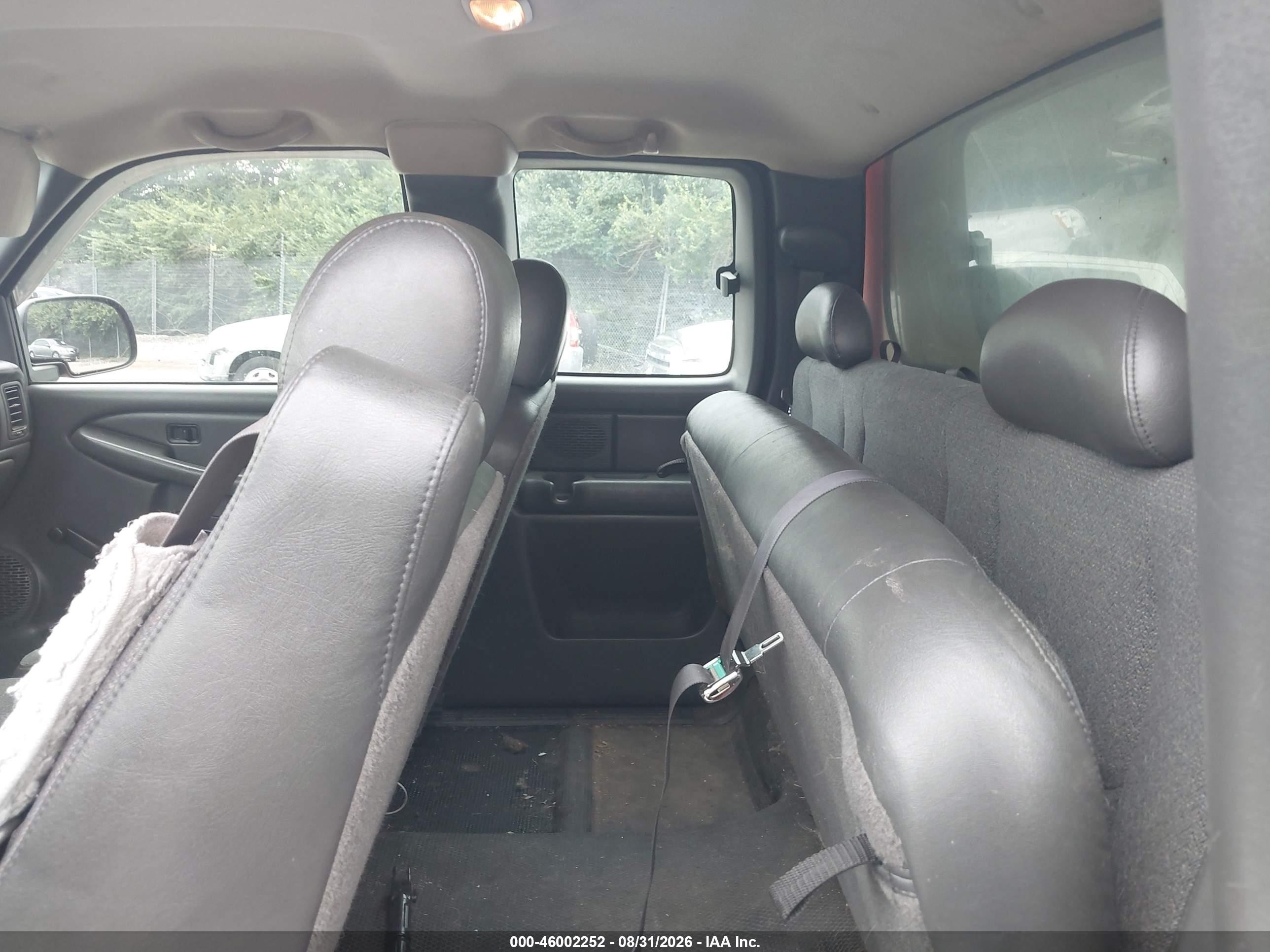 2004 Chevrolet Silverado 1500 Work Truck Красный vin: 2GCEK19V141113373