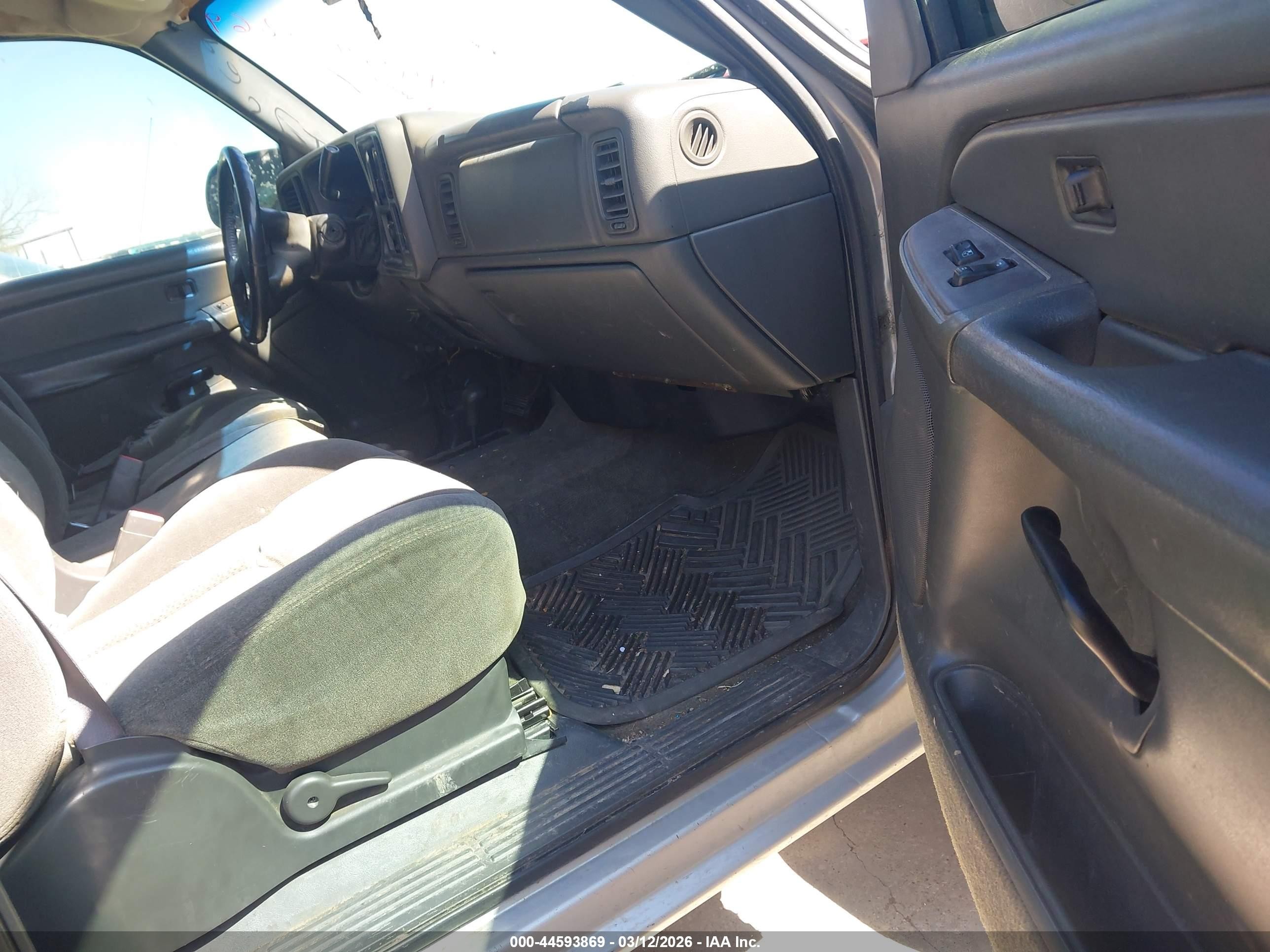 2004 Chevrolet Silverado 1500 Ls Бежевый vin: 2GCEK19V241164154