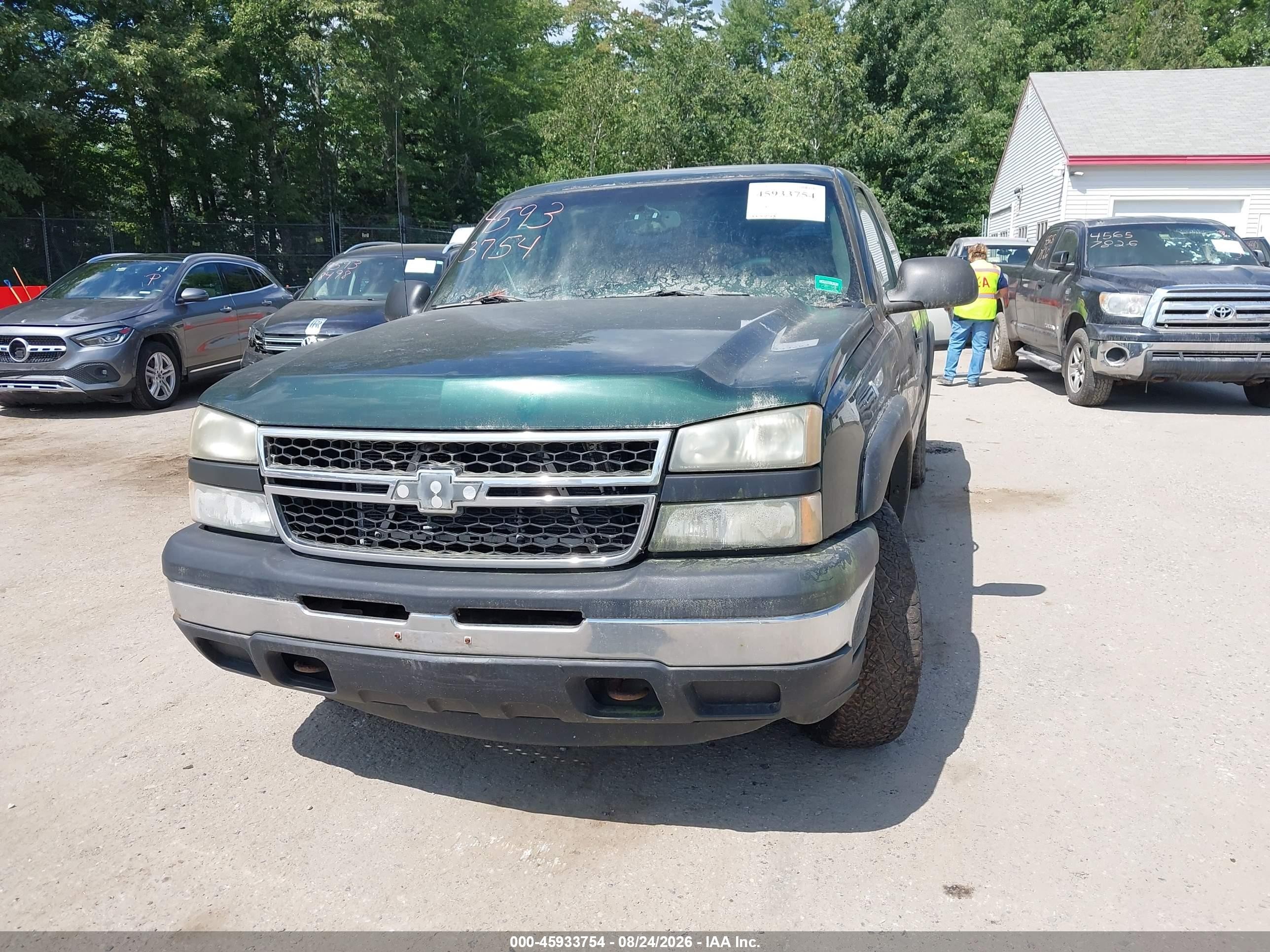 2006 Chevrolet Silverado 1500 Work Truck Зеленый vin: 2GCEK19V261148930