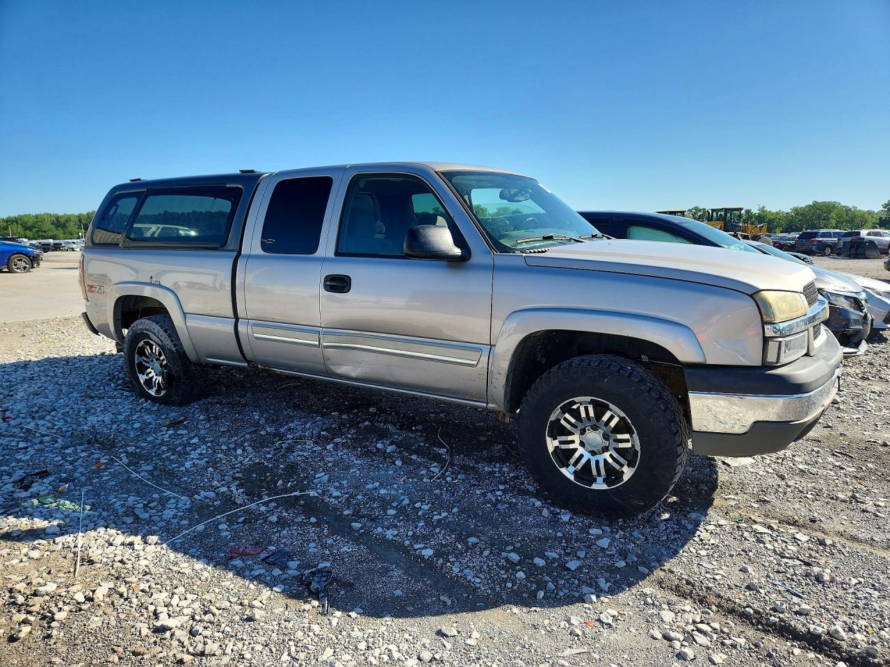 2004 Chevrolet Silverado K1500 Silver vin: 2GCEK19V341250542
