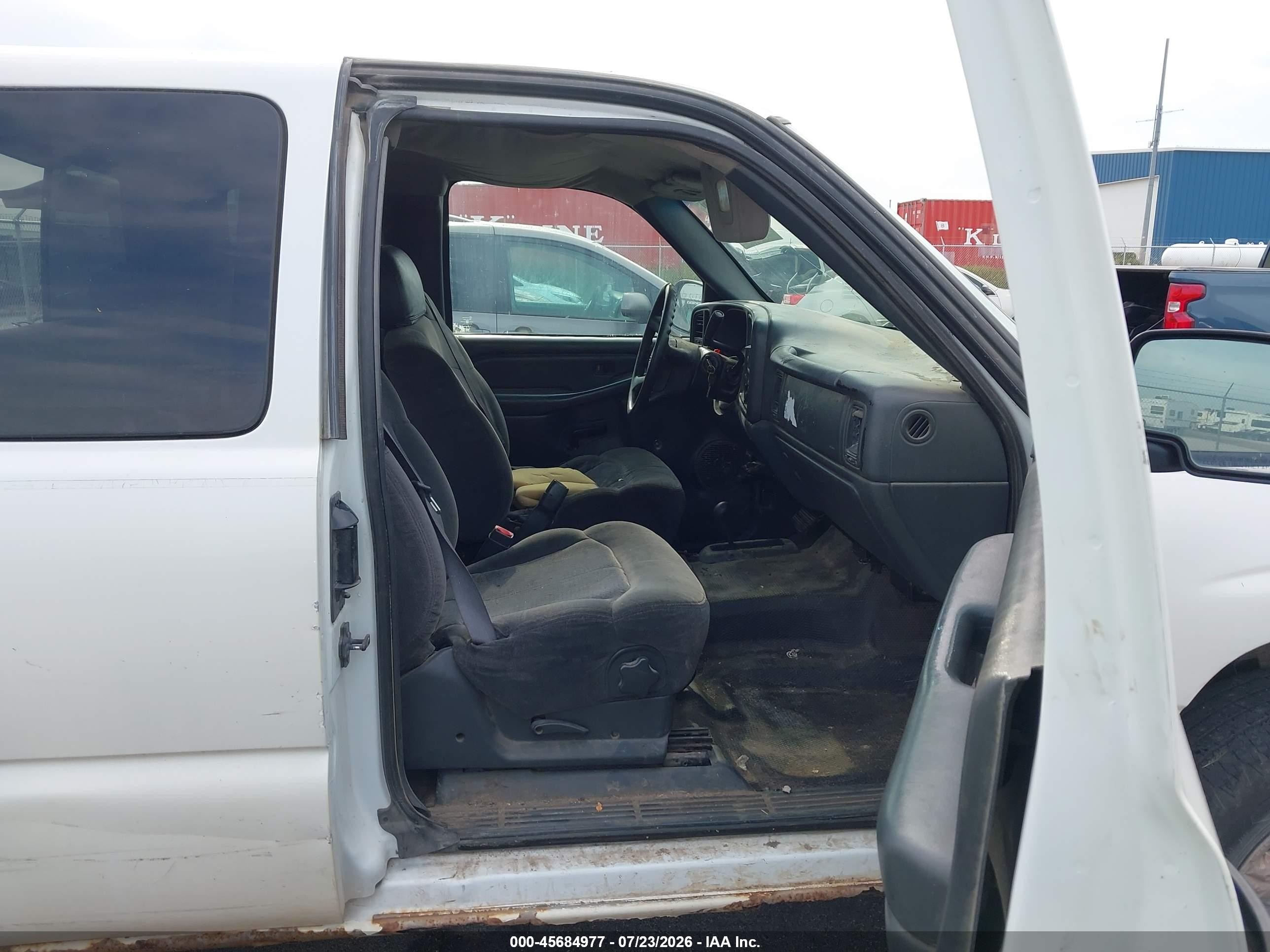 2001 Chevrolet Silverado 1500   White vin: 2GCEK19V411286879