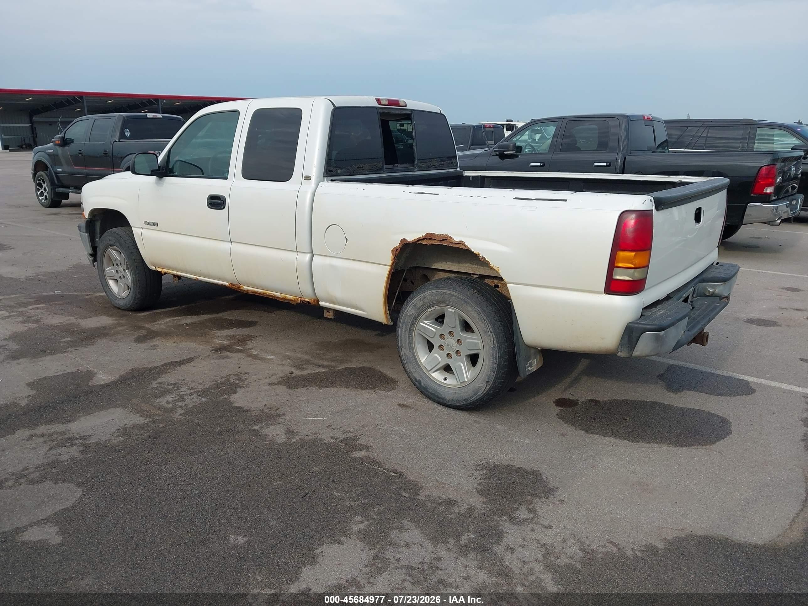 2001 Chevrolet Silverado 1500   White vin: 2GCEK19V411286879