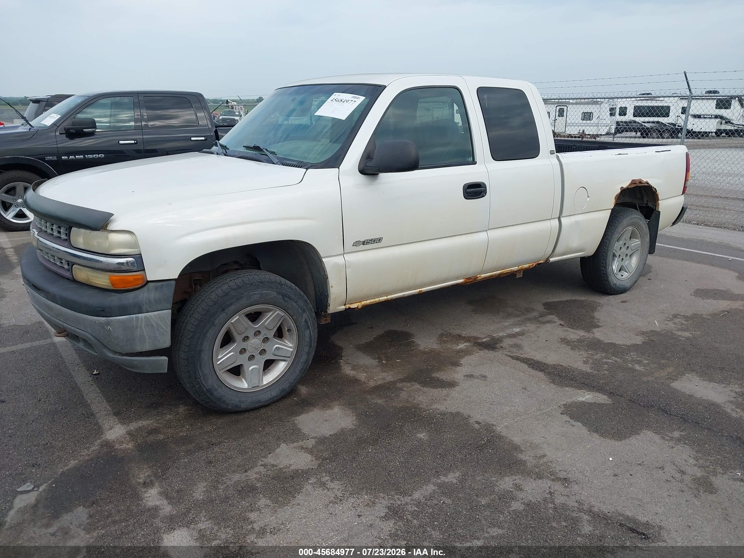 2001 Chevrolet Silverado 1500   White vin: 2GCEK19V411286879