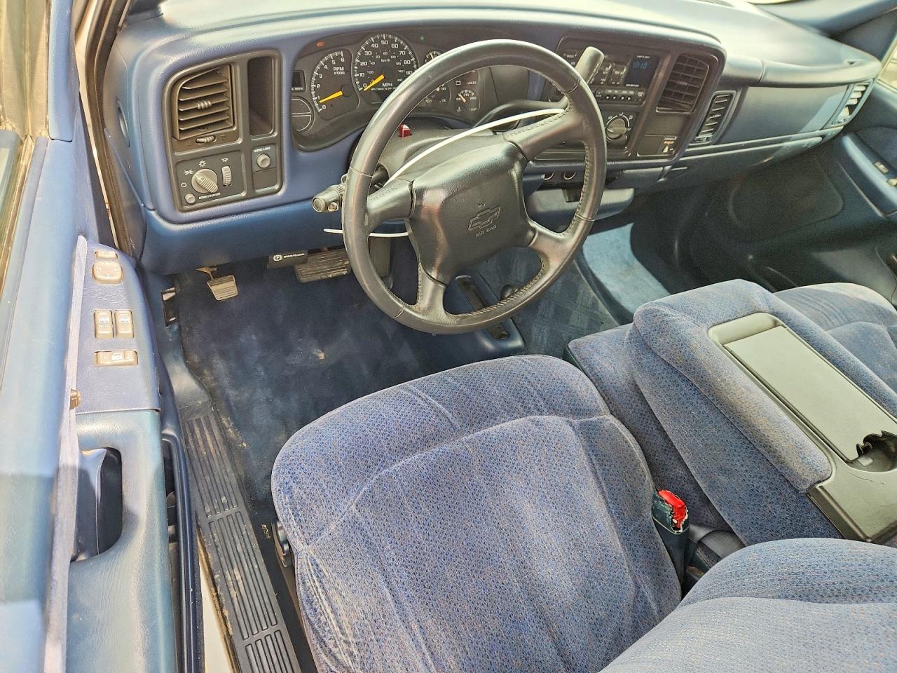 1999 Chevrolet Silverado K1500 Белый vin: 2GCEK19V5X1243404