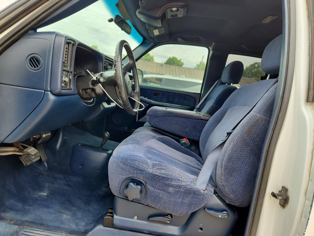 1999 Chevrolet Silverado K1500 Белый vin: 2GCEK19V5X1243404