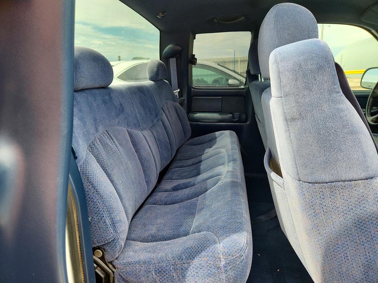 1999 Chevrolet Silverado K1500 Белый vin: 2GCEK19V5X1243404