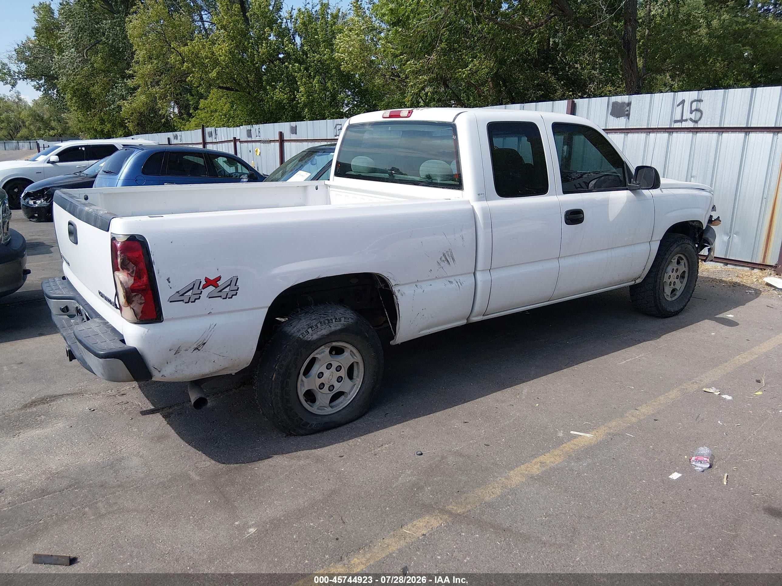 2004 Chevrolet Silverado 1500 Ls White vin: 2GCEK19V741405531