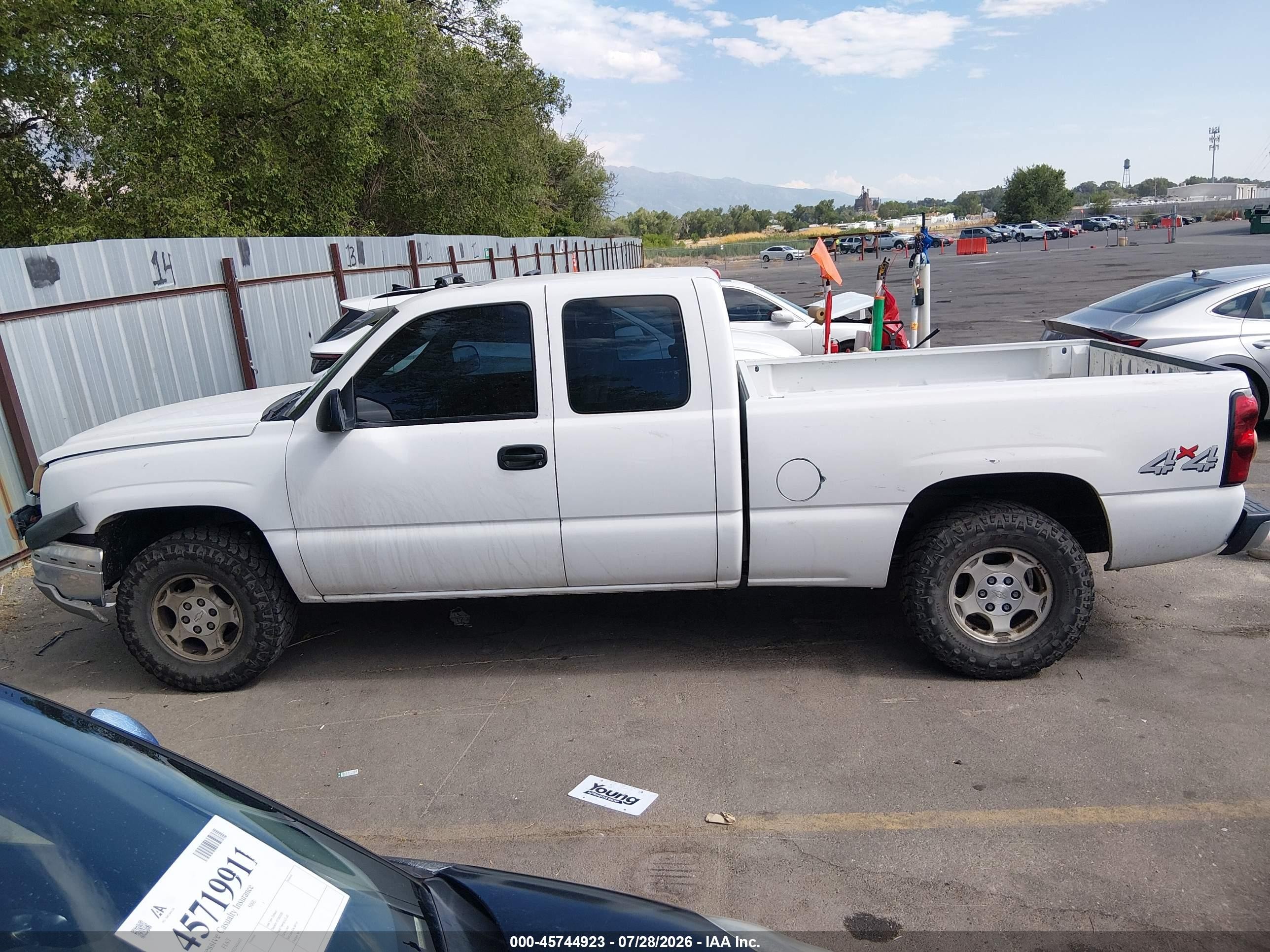 2004 Chevrolet Silverado 1500 Ls White vin: 2GCEK19V741405531