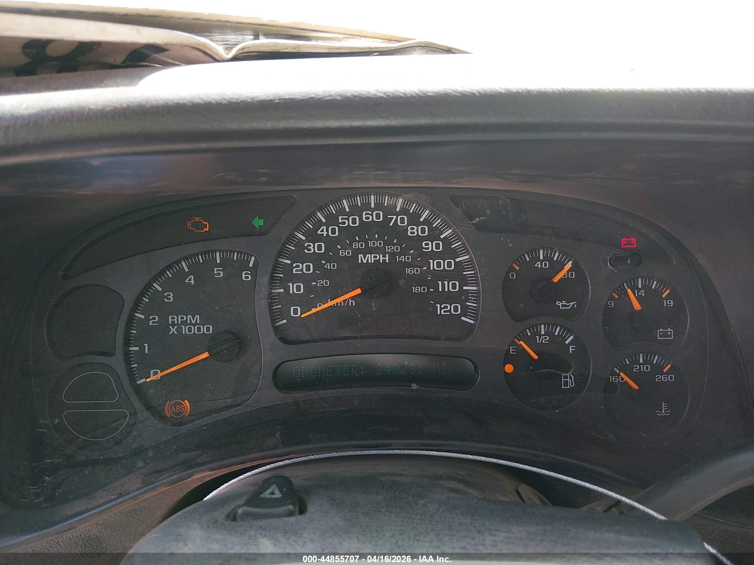 2003 Chevrolet Silverado 1500   White vin: 2GCEK19V831371517
