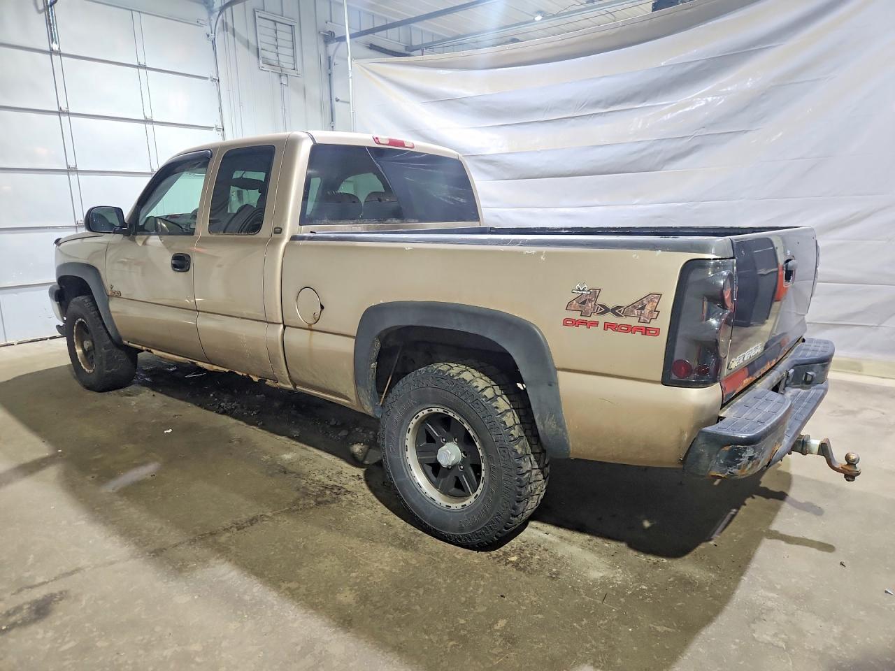 2004 Chevrolet Silverado K1500 Tan vin: 2GCEK19V841130493