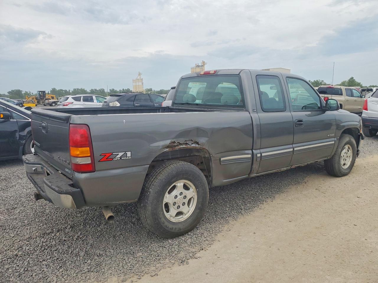 2001 Chevrolet Silverado K1500 Gray vin: 2GCEK19V911352374
