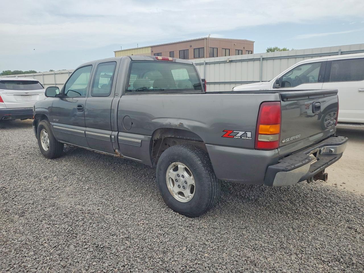 2001 Chevrolet Silverado K1500 Gray vin: 2GCEK19V911352374
