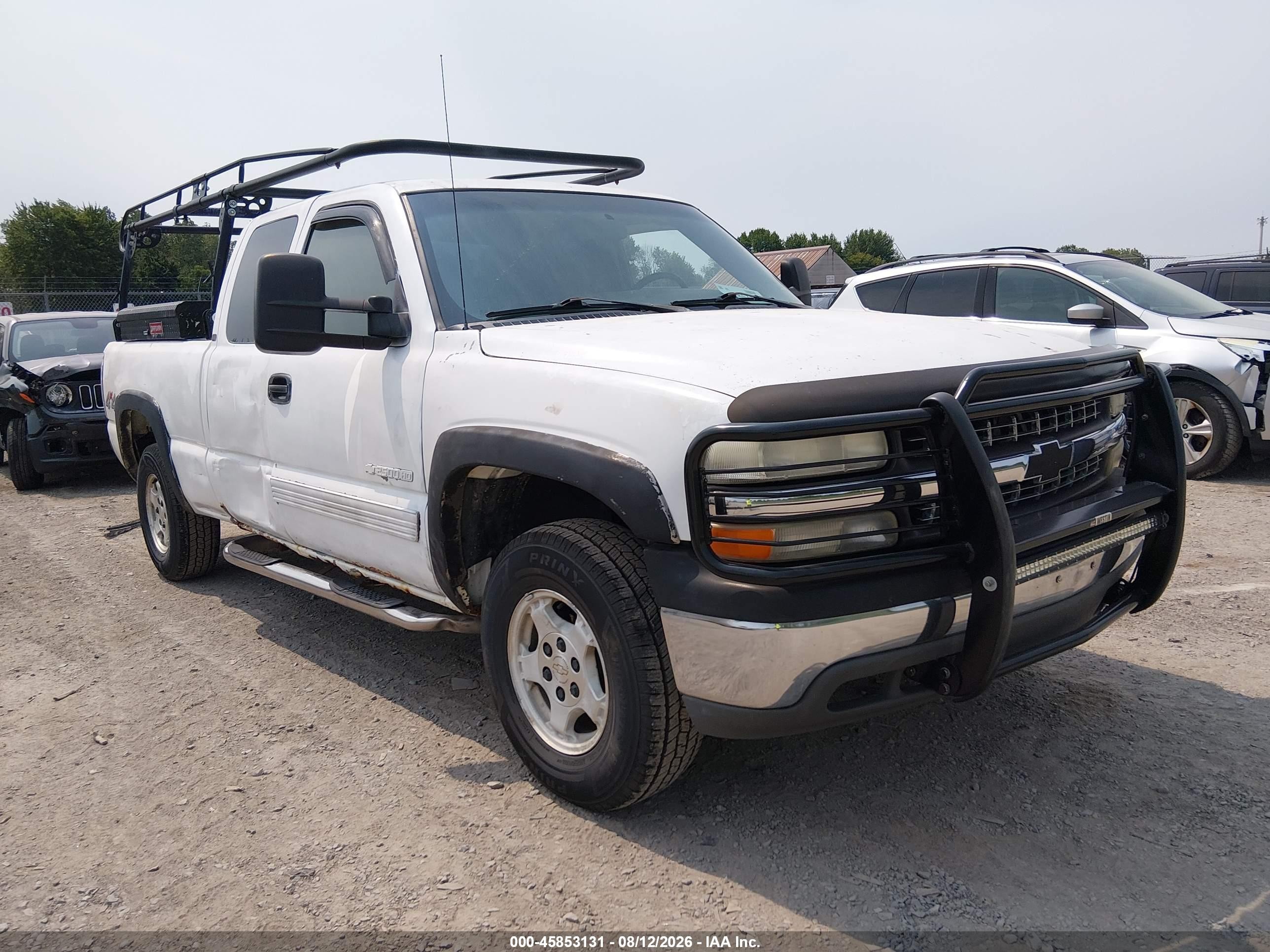 2002 Chevrolet Silverado 1500   White vin: 2GCEK19VX21258439