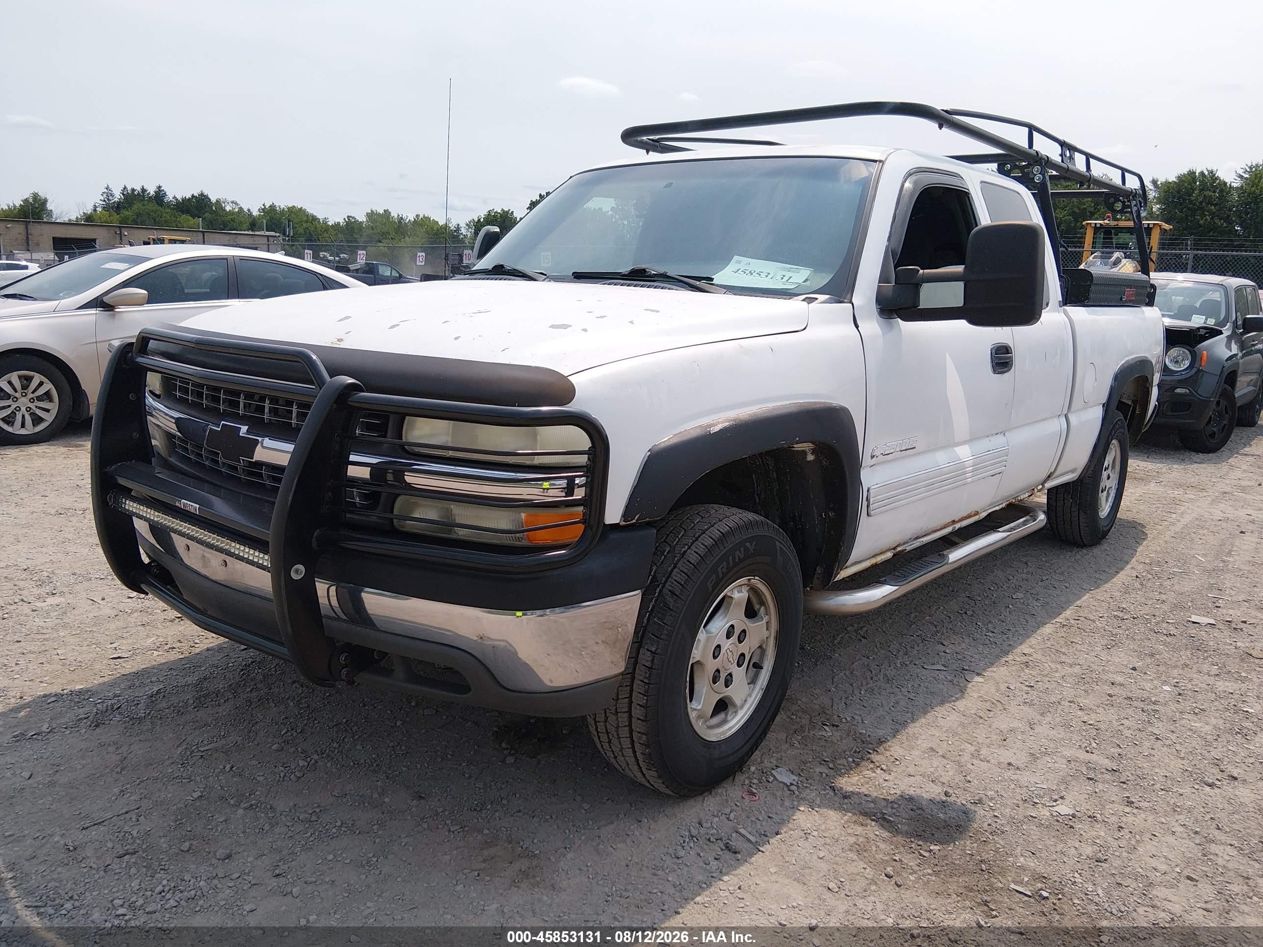 2002 Chevrolet Silverado 1500   White vin: 2GCEK19VX21258439