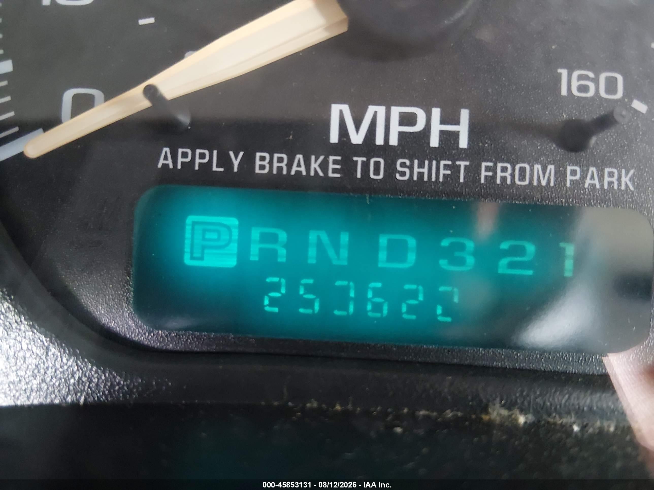 2002 Chevrolet Silverado 1500   White vin: 2GCEK19VX21258439