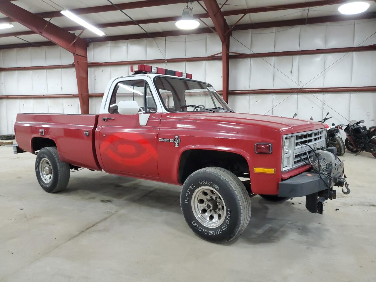 1985 Chevrolet K20  Красный vin: 2GCEK24LXF1214572