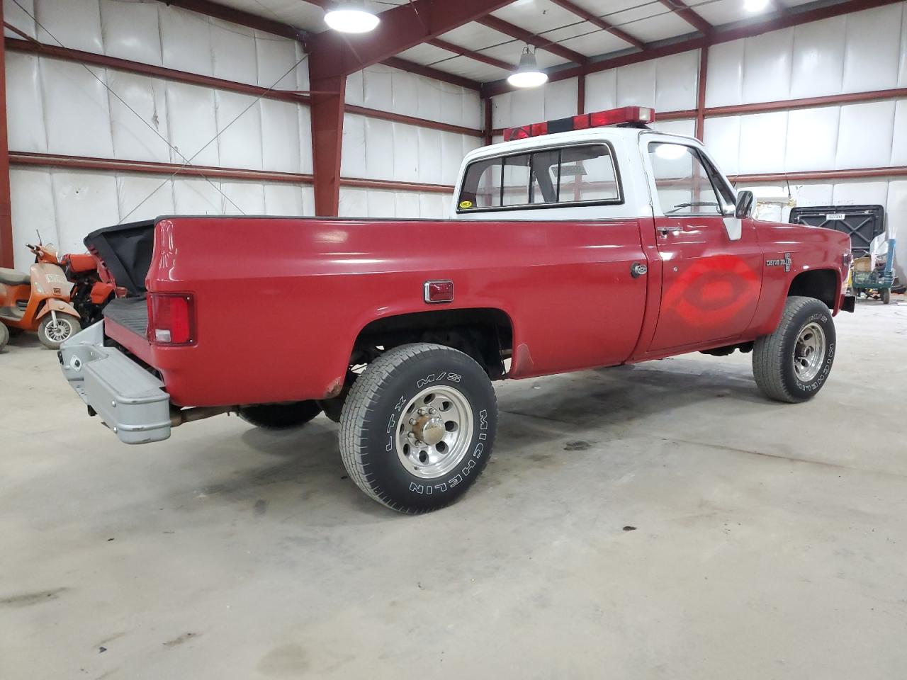 1985 Chevrolet K20  Красный vin: 2GCEK24LXF1214572