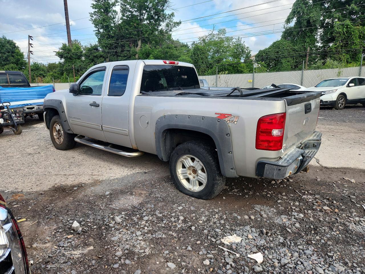 2009 Chevrolet Silverado K1500 Lt Серебряный vin: 2GCEK29J691113086