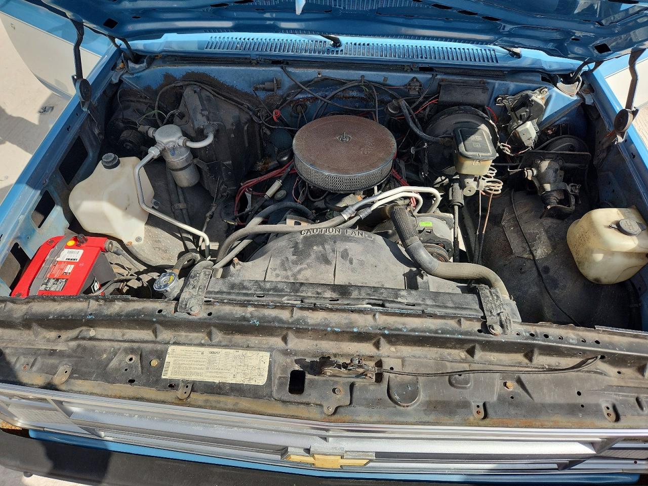 1986 Chevrolet C20 Two Tone vin: 2GCFC24H0G1103768