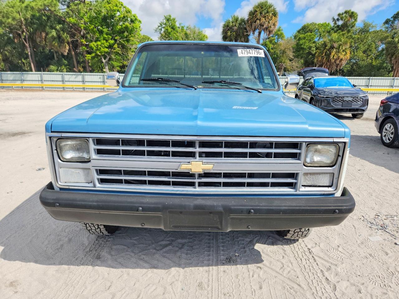 1986 Chevrolet C20 Two Tone vin: 2GCFC24H0G1103768