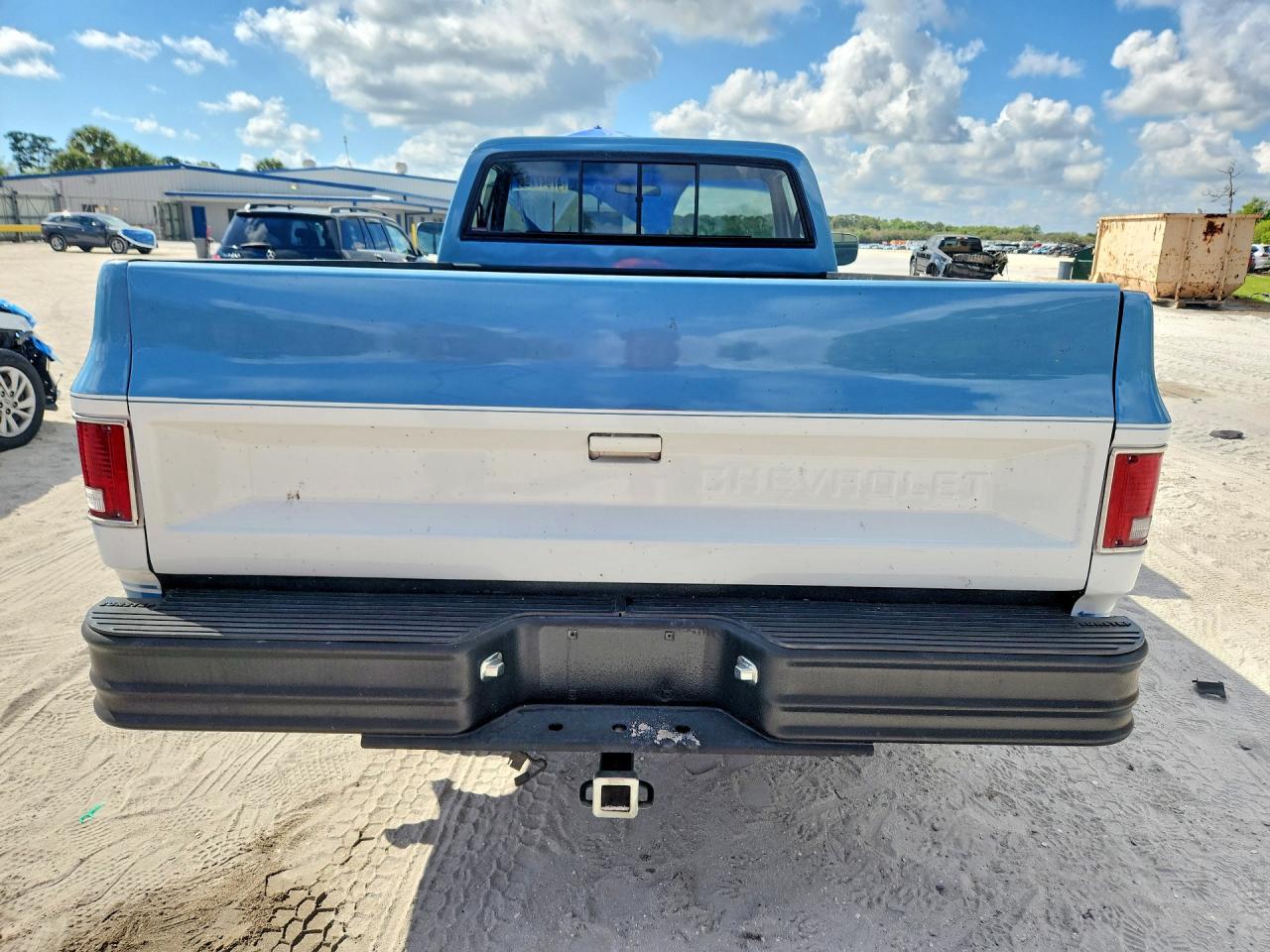 1986 Chevrolet C20 Two Tone vin: 2GCFC24H0G1103768