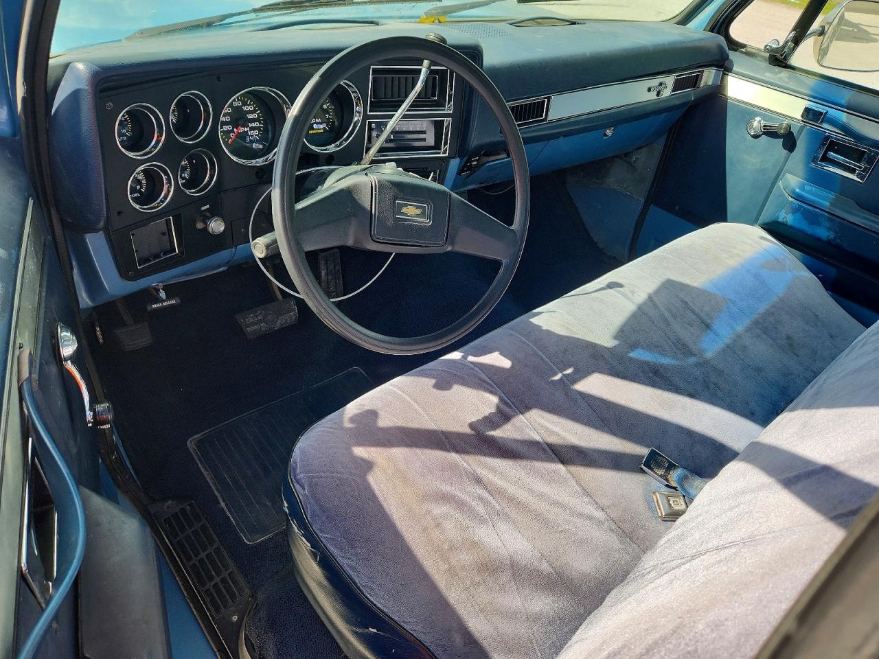1986 Chevrolet C20 Two Tone vin: 2GCFC24H0G1103768