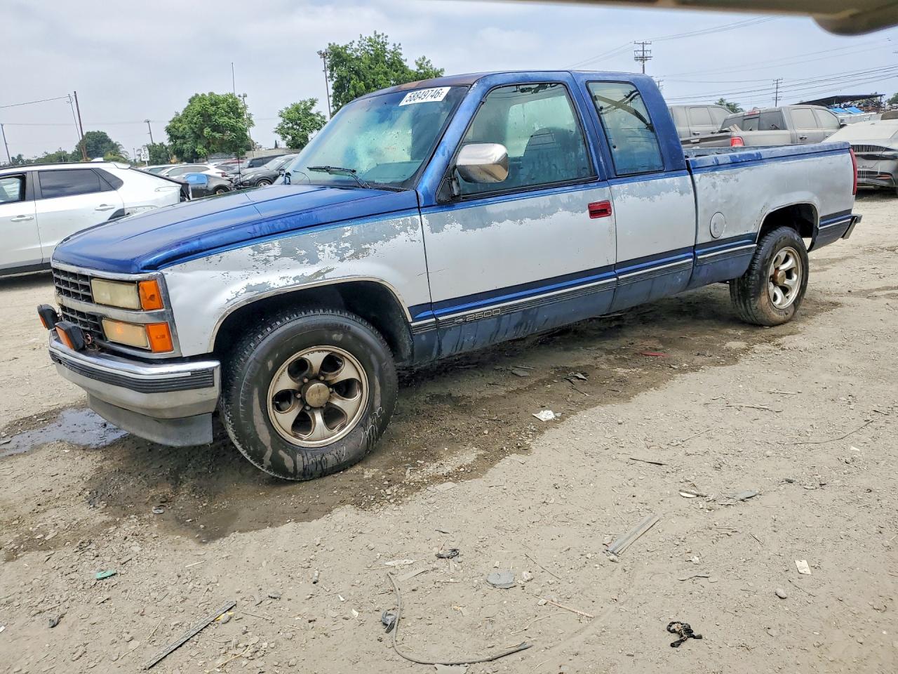 1993 Chevrolet Gmt-400 C2500 Two Tone vin: 2GCFC29KXP1127578