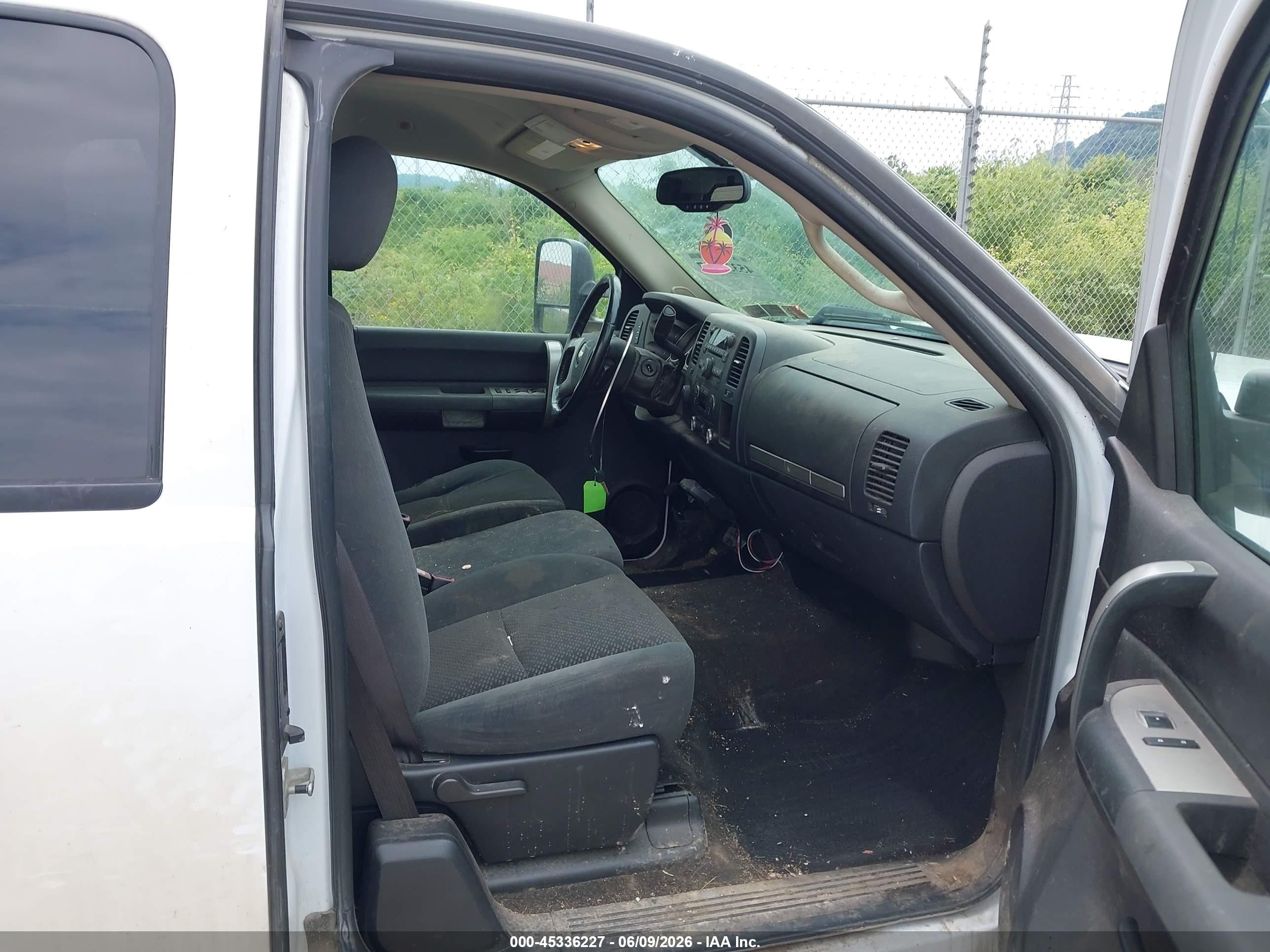 2007 Chevrolet Silverado 1500 Lt1 White vin: 2GCFK19Y171680816