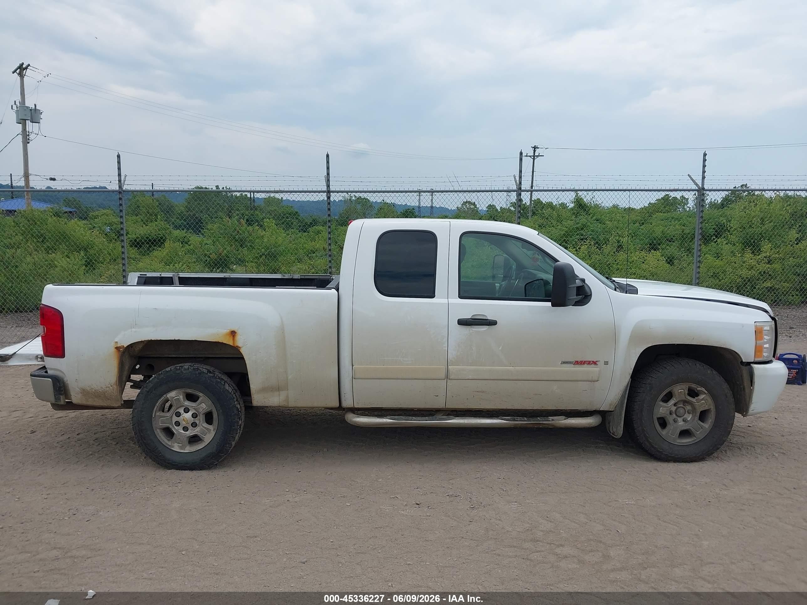 2007 Chevrolet Silverado 1500 Lt1 White vin: 2GCFK19Y171680816