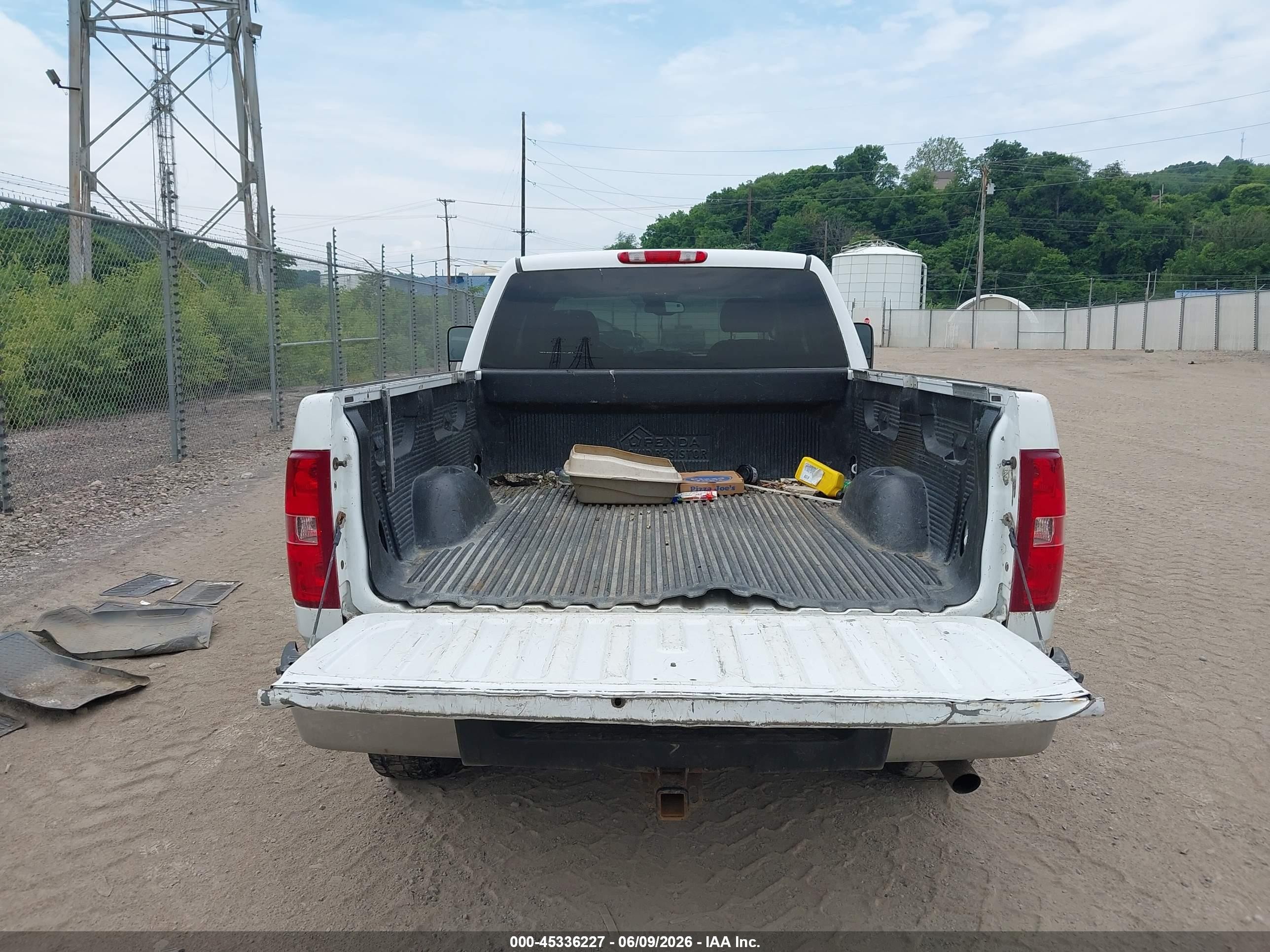 2007 Chevrolet Silverado 1500 Lt1 White vin: 2GCFK19Y171680816