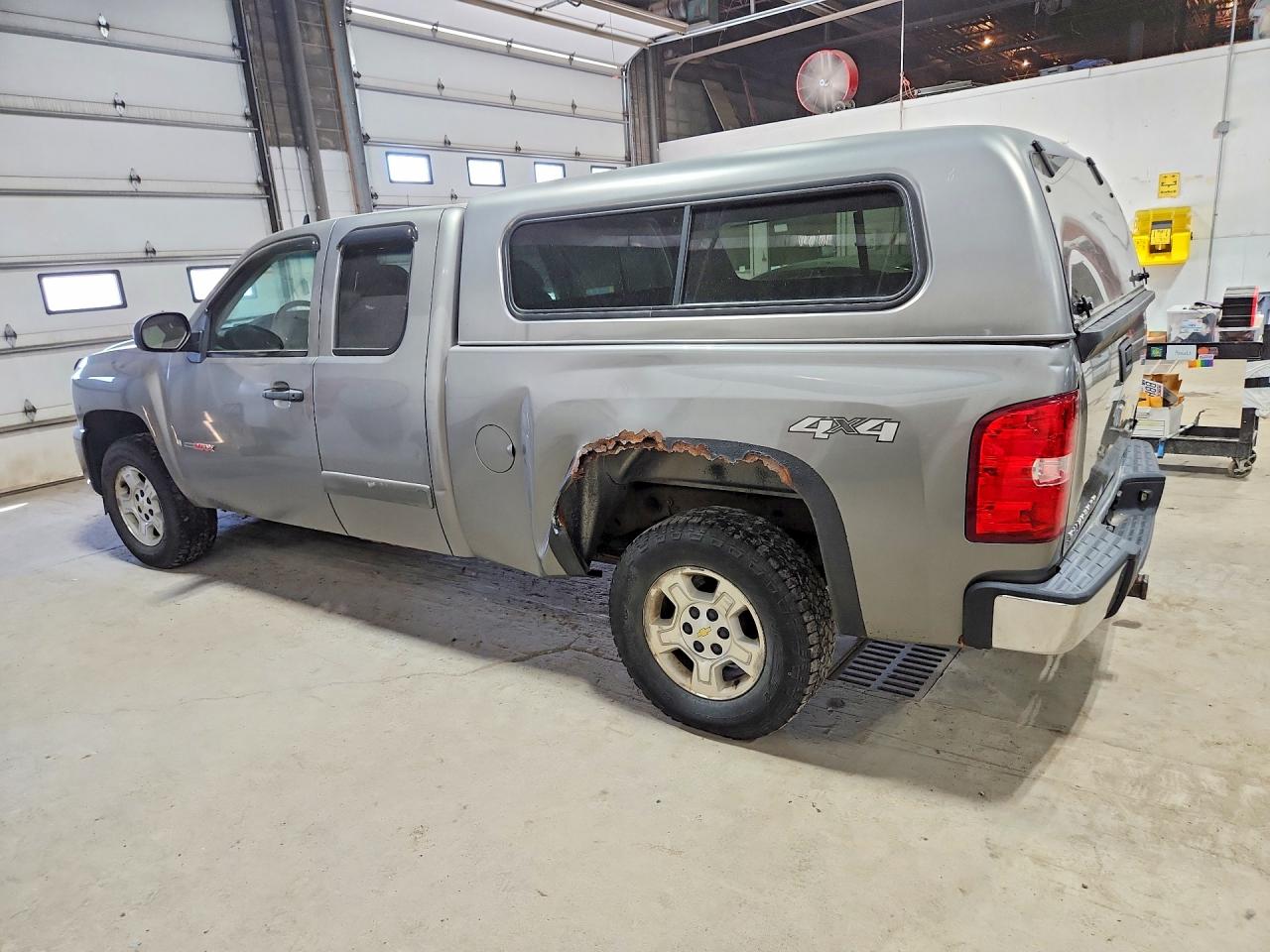 2007 Chevrolet Silverado K1500 Серебряный vin: 2GCFK19Y571688787