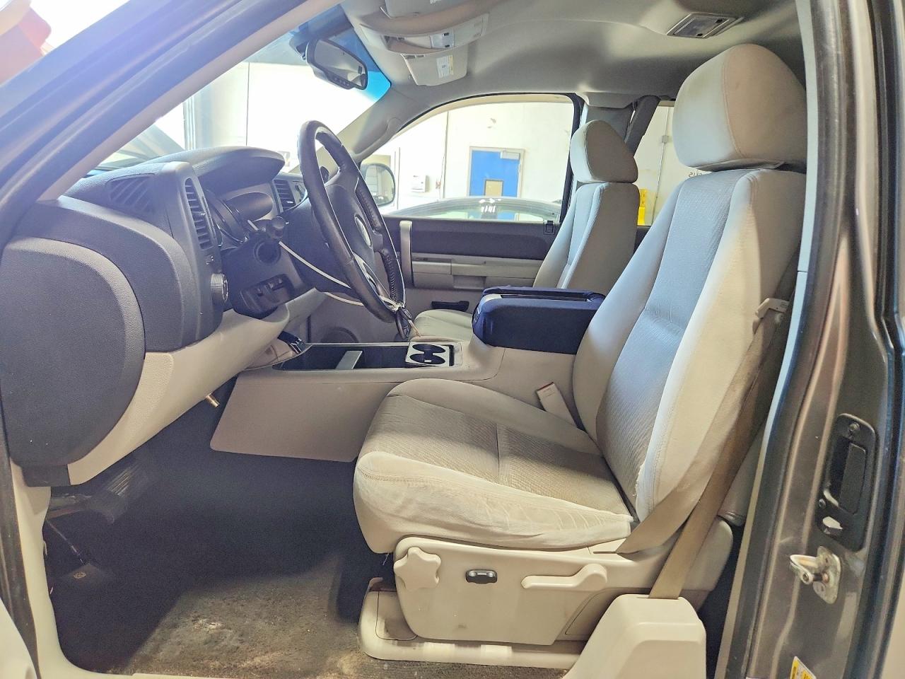 2007 Chevrolet Silverado K1500 Серебряный vin: 2GCFK19Y571688787