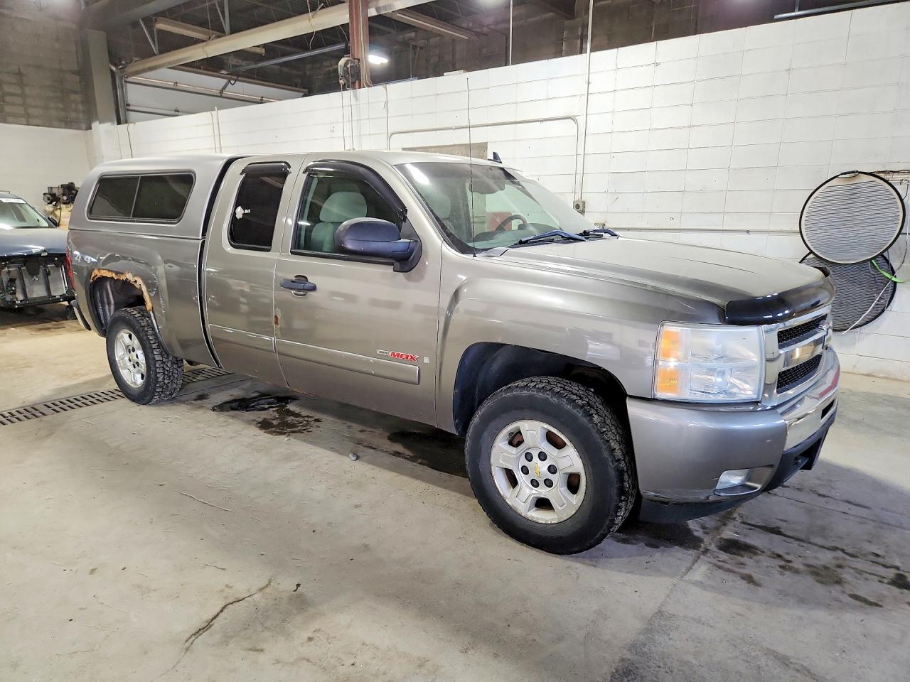 2007 Chevrolet Silverado K1500 Серебряный vin: 2GCFK19Y571688787