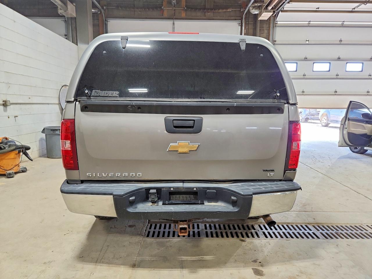2007 Chevrolet Silverado K1500 Серебряный vin: 2GCFK19Y571688787
