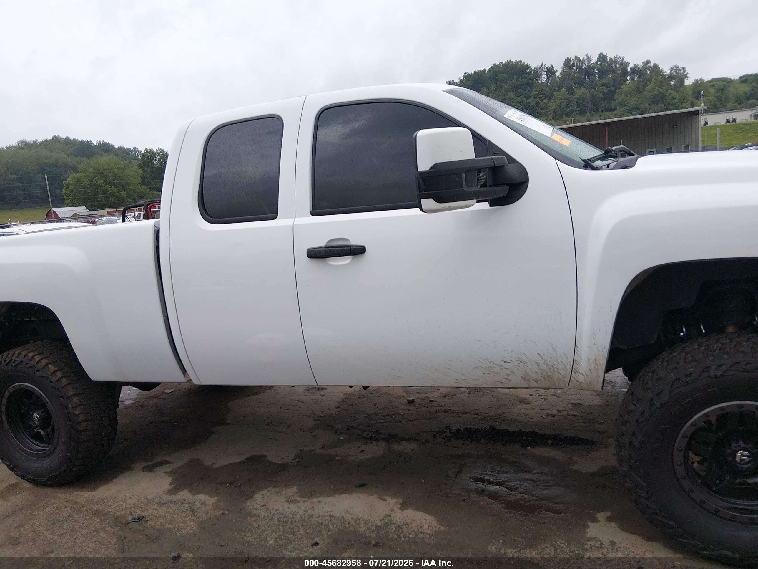 2007 Chevrolet Silverado 1500 Lt1 White vin: 2GCFK19Y771582437
