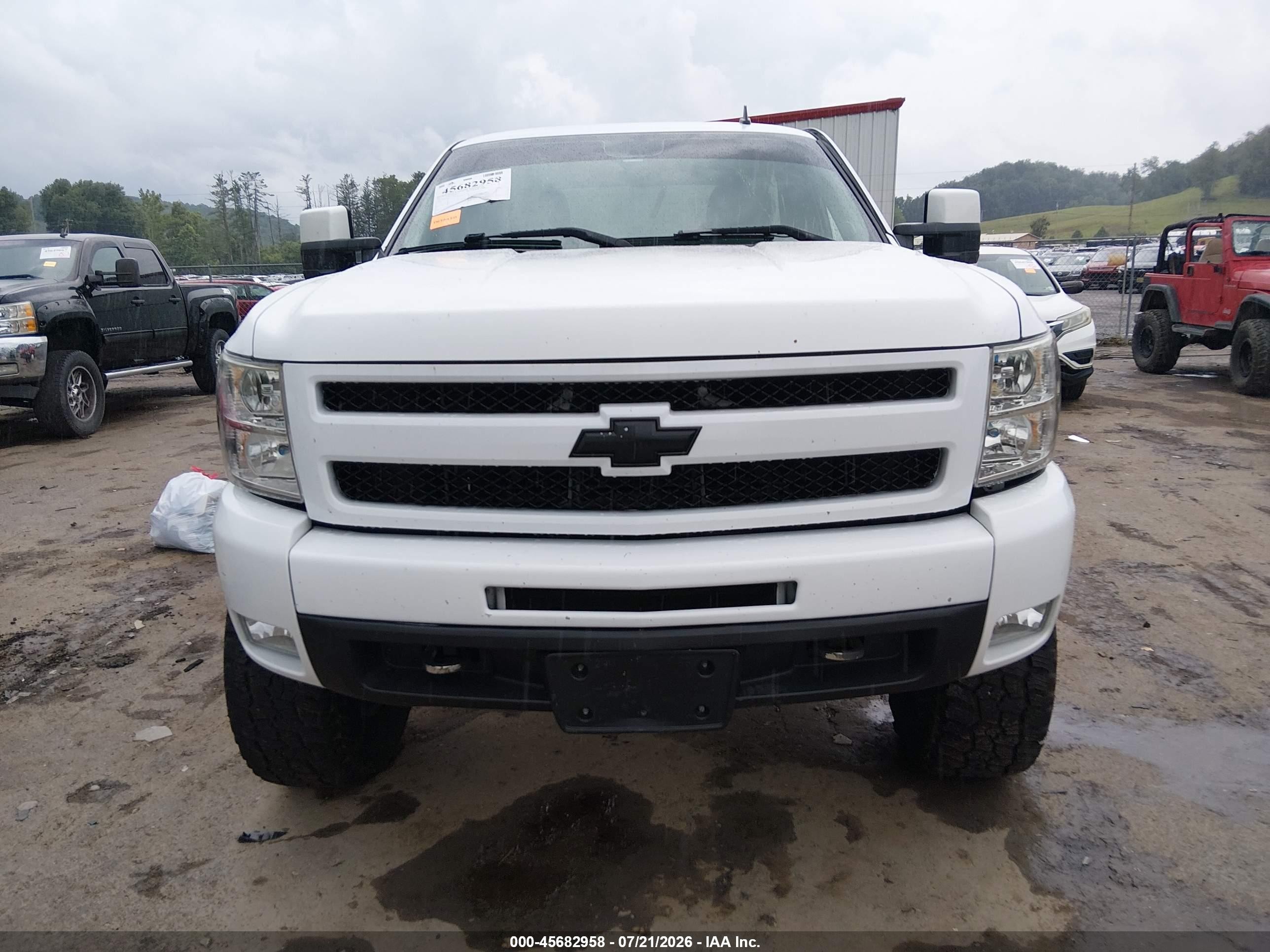 2007 Chevrolet Silverado 1500 Lt1 White vin: 2GCFK19Y771582437