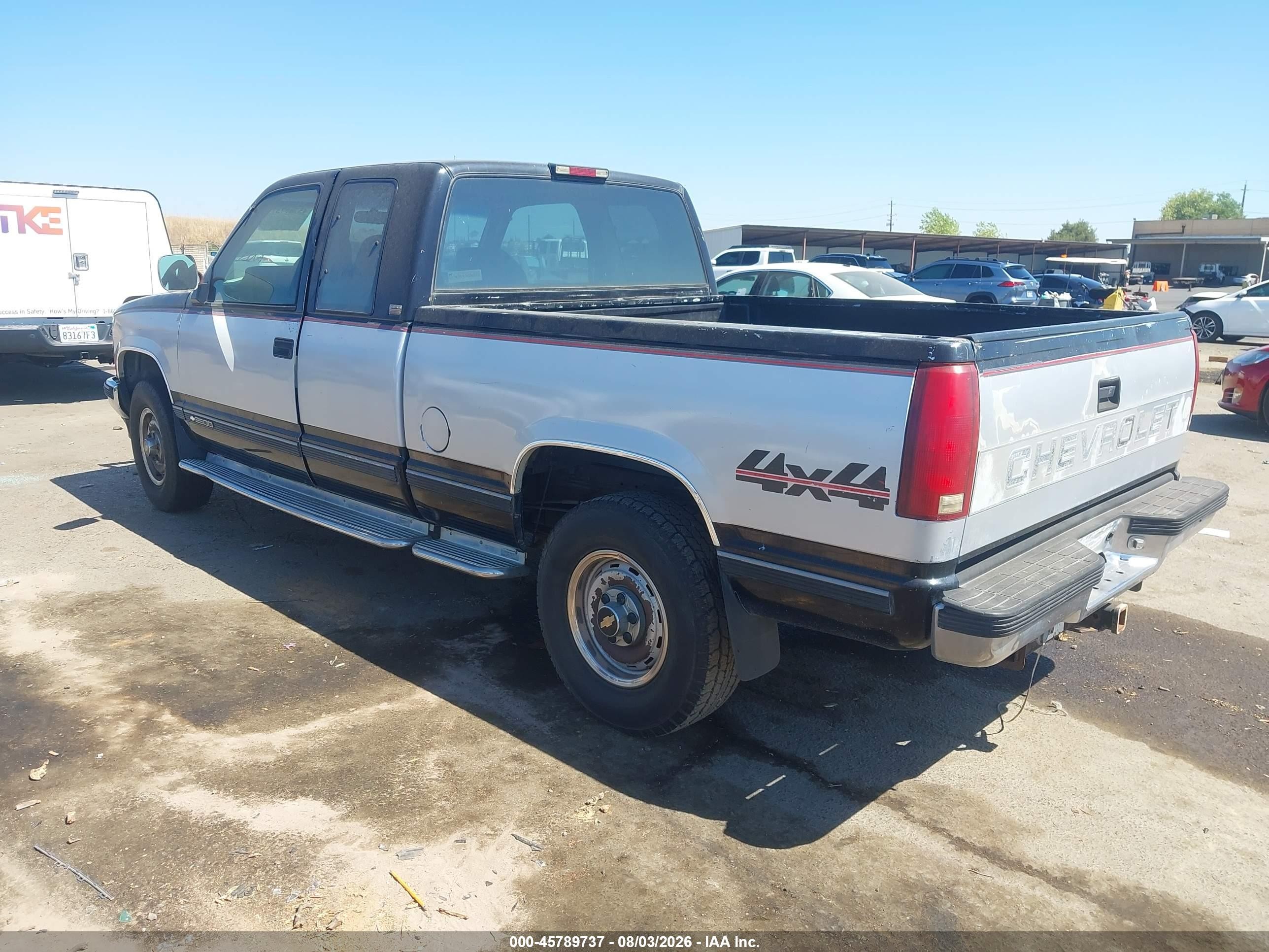 1994 Chevrolet Gmt-400 K2500 White vin: 2GCFK29K2R1113874