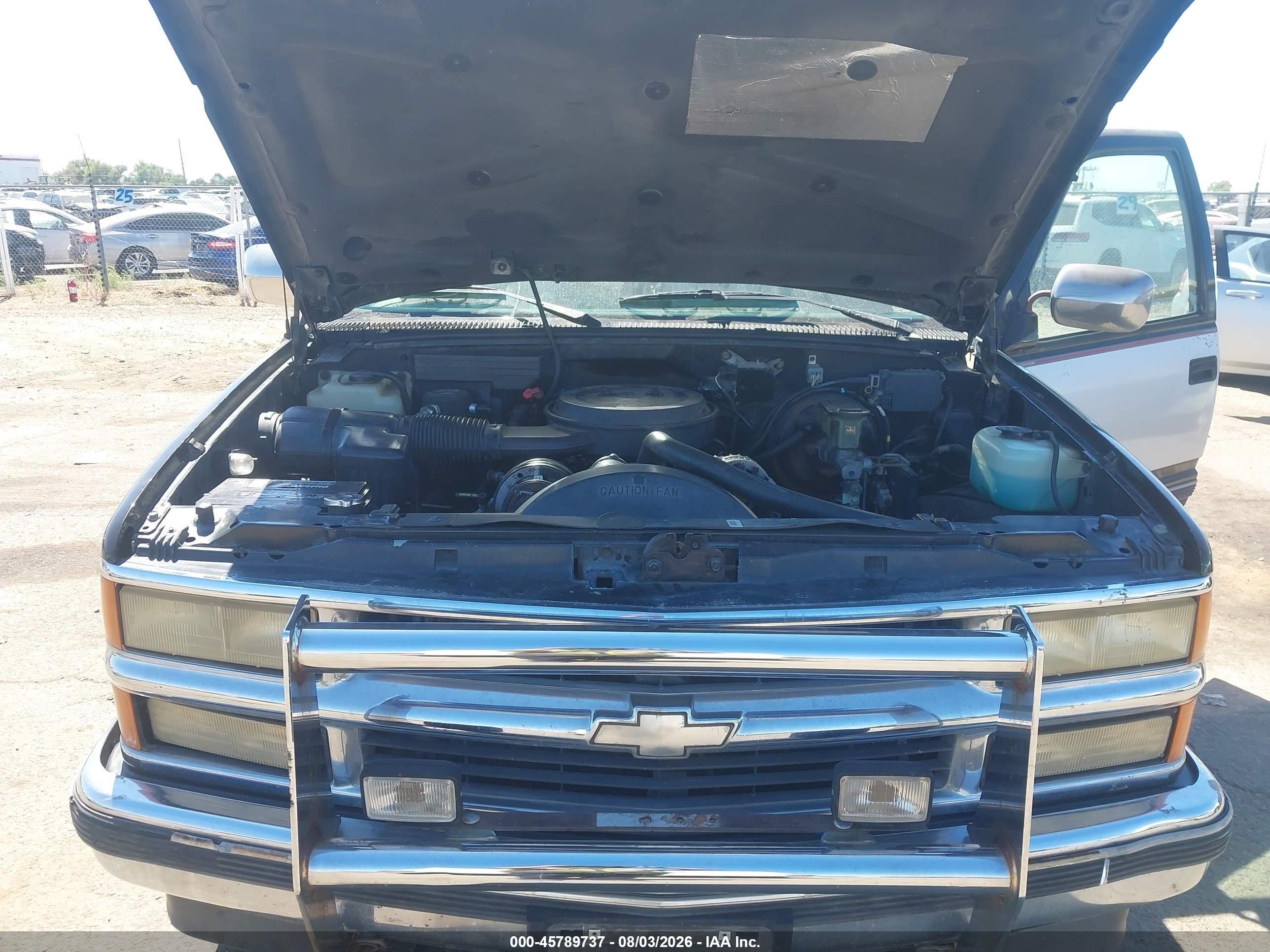 1994 Chevrolet Gmt-400 K2500 White vin: 2GCFK29K2R1113874