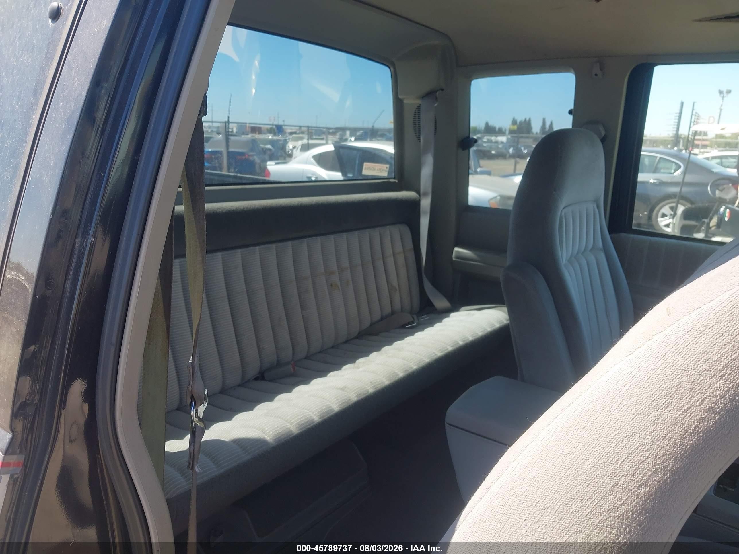 1994 Chevrolet Gmt-400 K2500 White vin: 2GCFK29K2R1113874