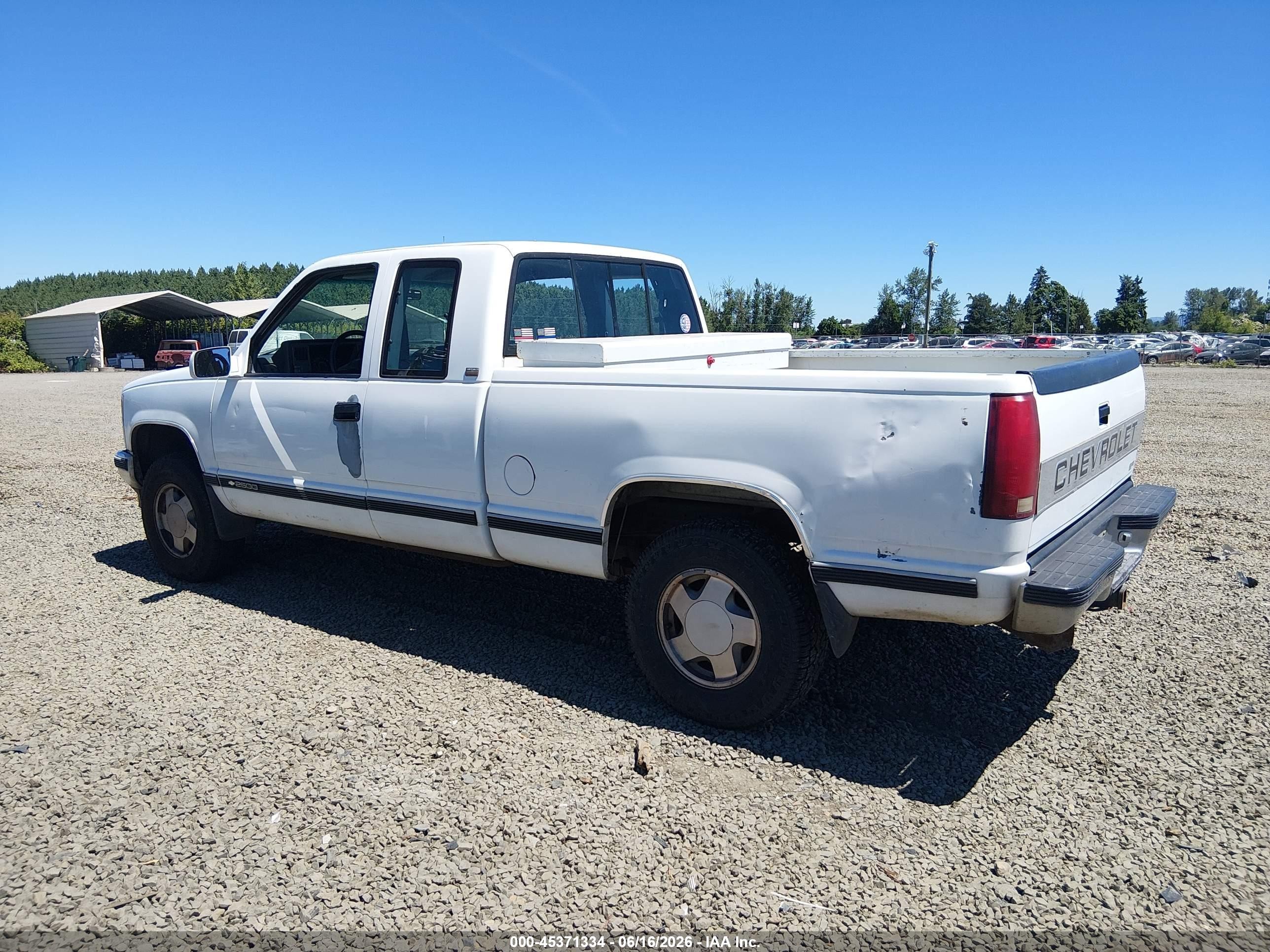 1990 Chevrolet Gmt-400 K2500 Белый vin: 2GCFK29K3L1227017