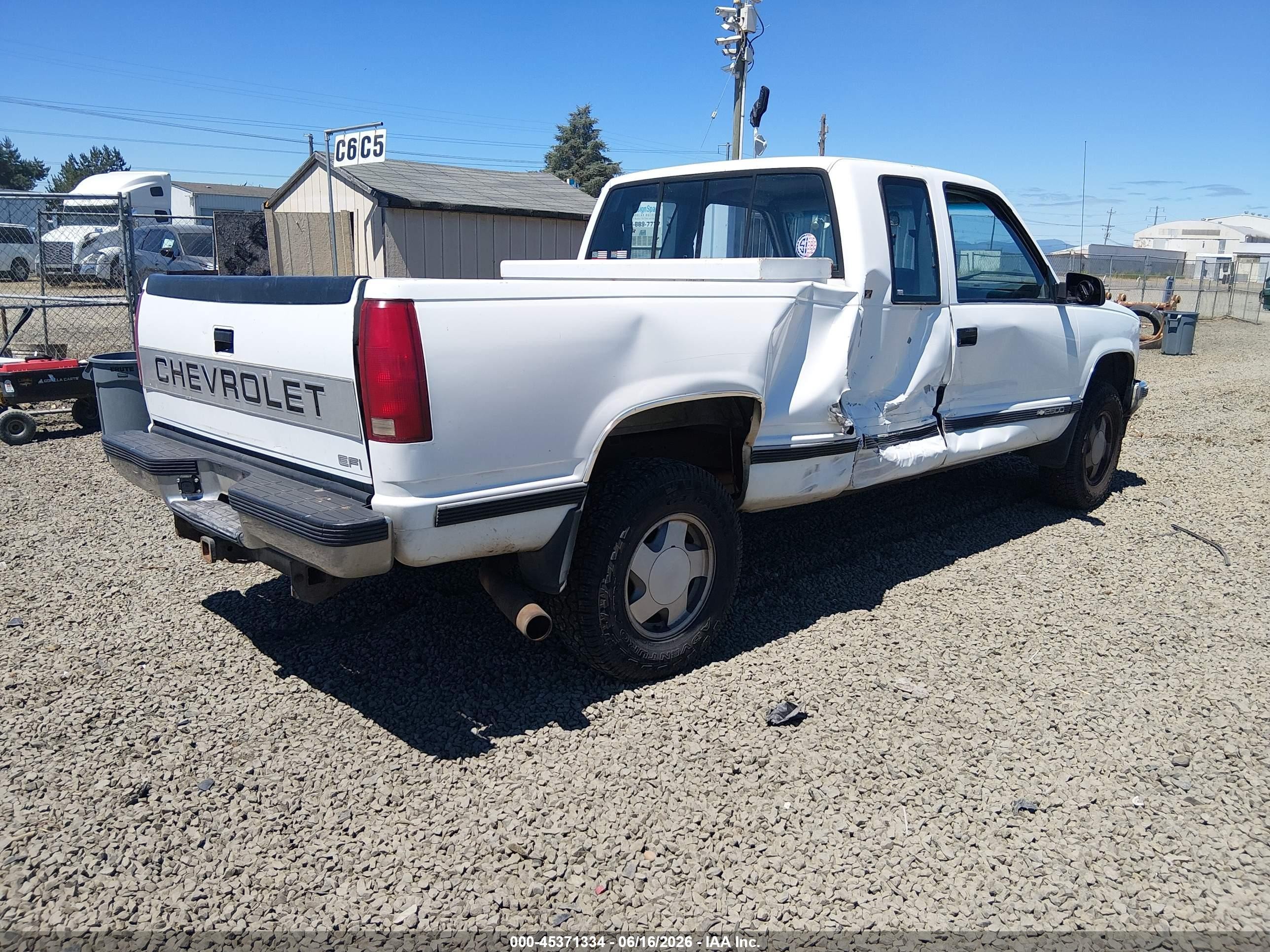1990 Chevrolet Gmt-400 K2500 Белый vin: 2GCFK29K3L1227017