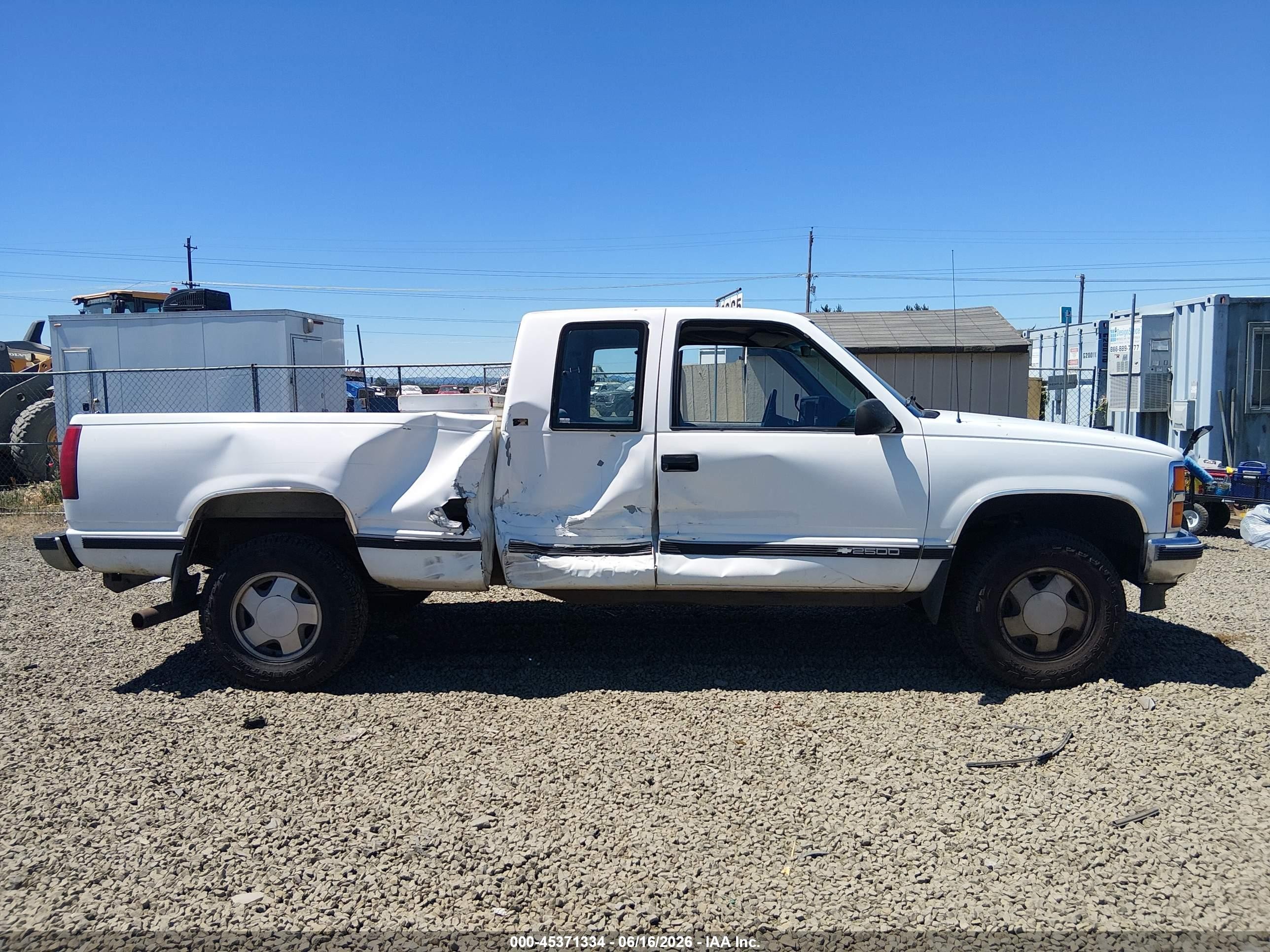 1990 Chevrolet Gmt-400 K2500 Белый vin: 2GCFK29K3L1227017