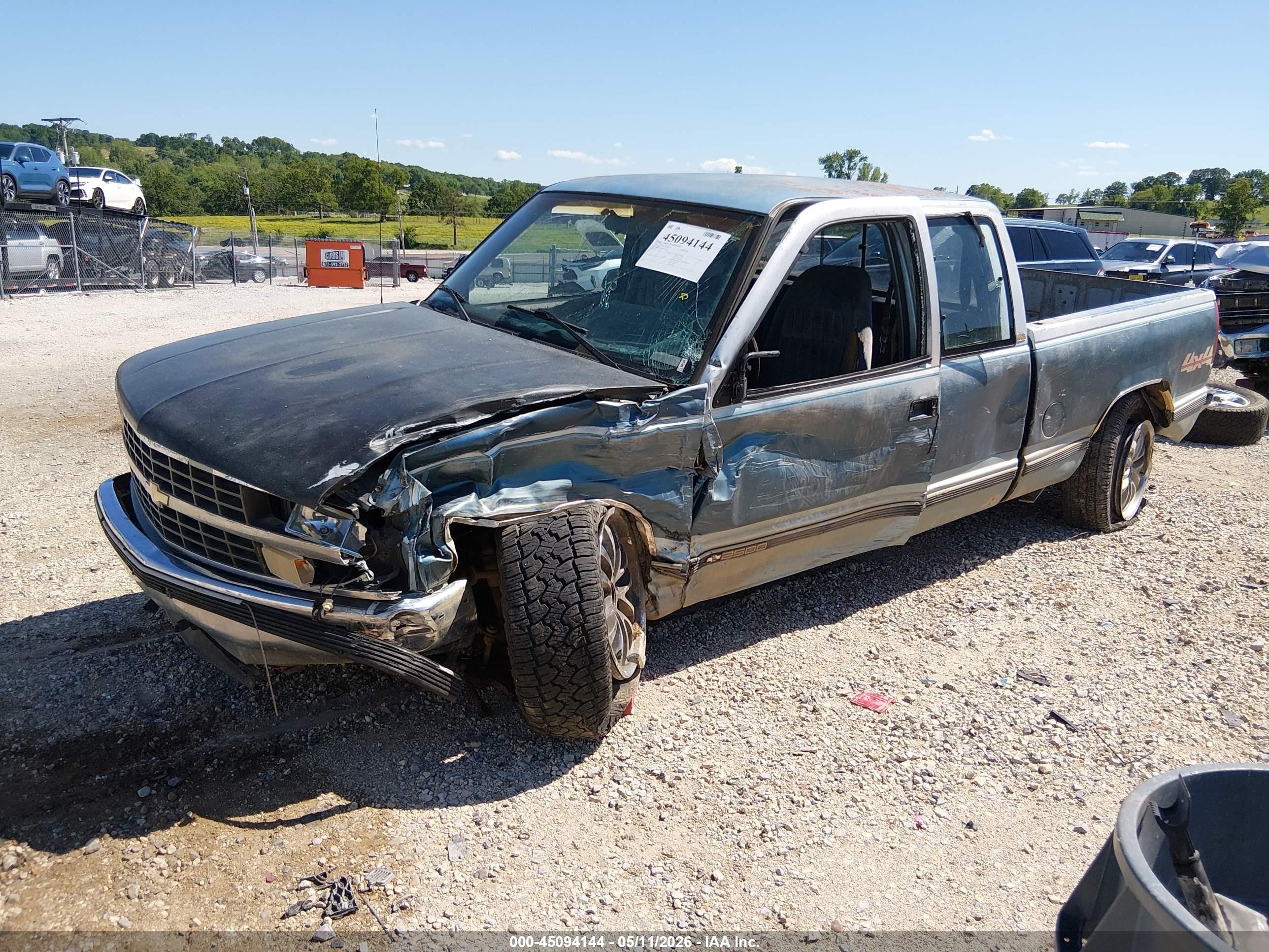 1992 Chevrolet Gmt-400 K2500 Blue vin: 2GCFK29K4N1235582