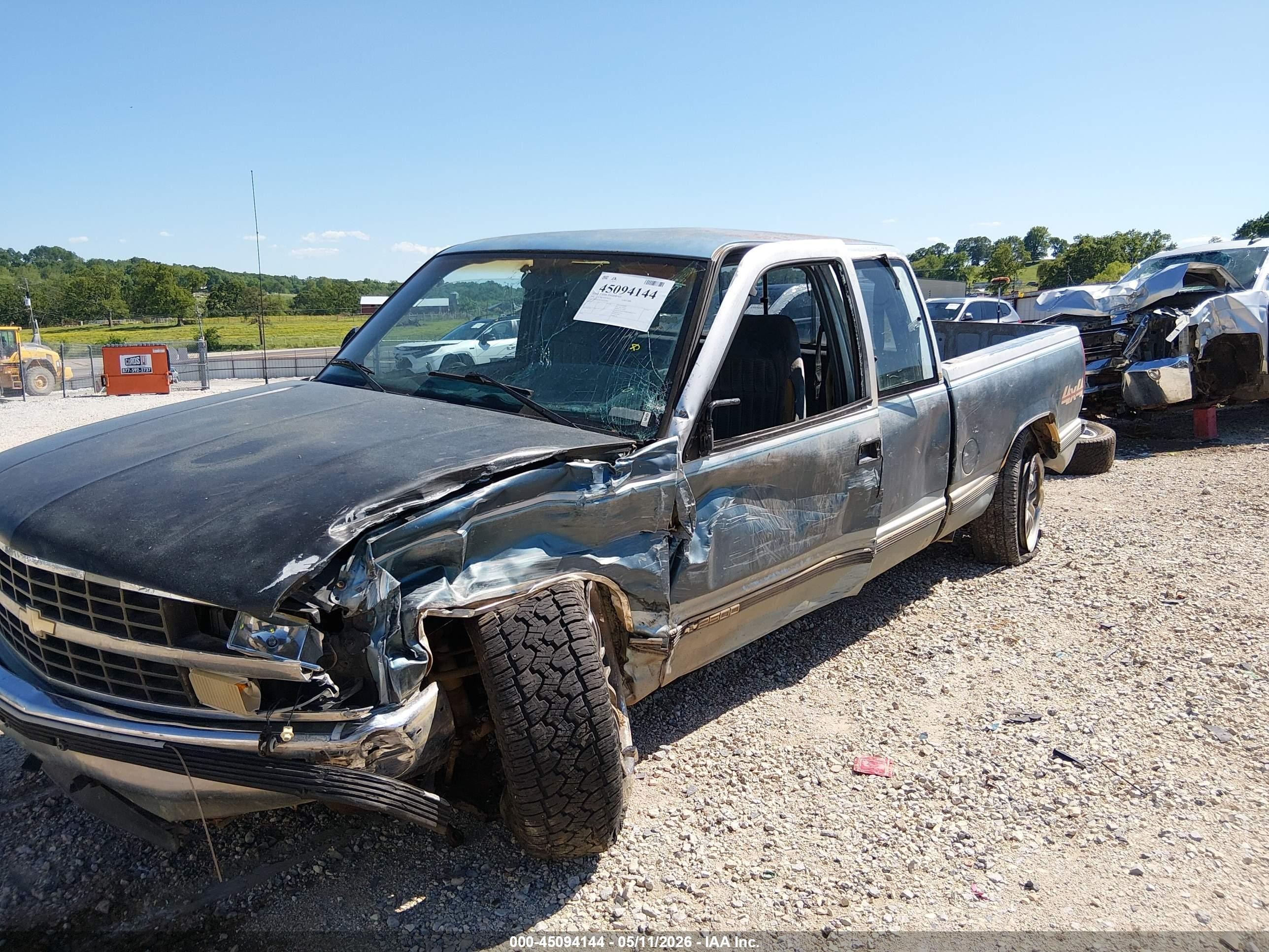 1992 Chevrolet Gmt-400 K2500 Blue vin: 2GCFK29K4N1235582