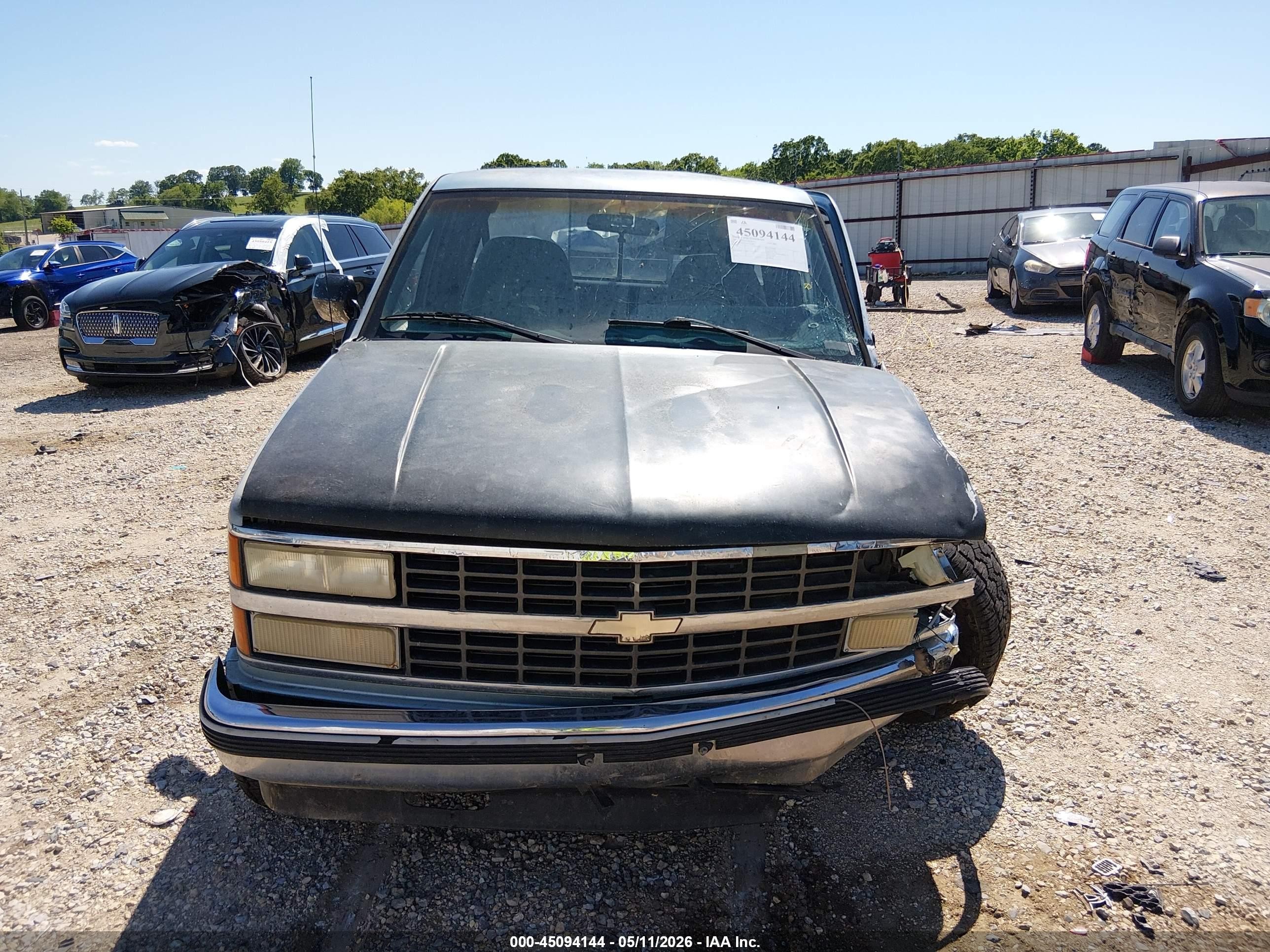 1992 Chevrolet Gmt-400 K2500 Blue vin: 2GCFK29K4N1235582